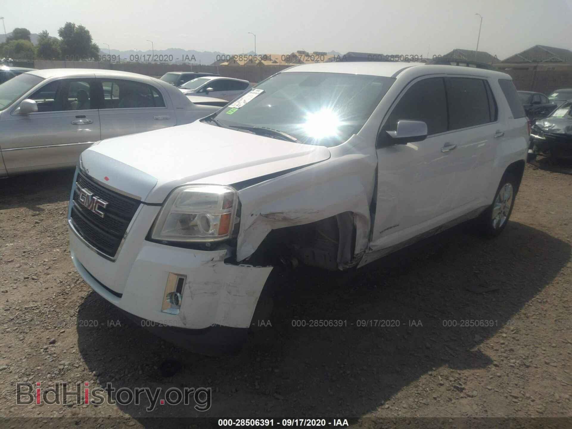 2014 GMC TERRAIN - VIN: 2GKFLRE33E6166461 - Фото 2