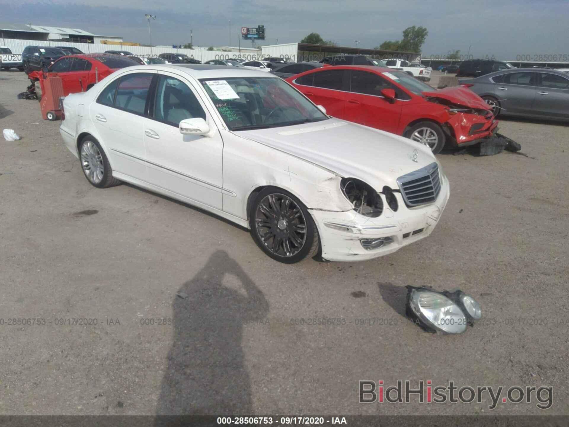 Photo WDBUF56X78B250772 - MERCEDES-BENZ E-CLASS 2008