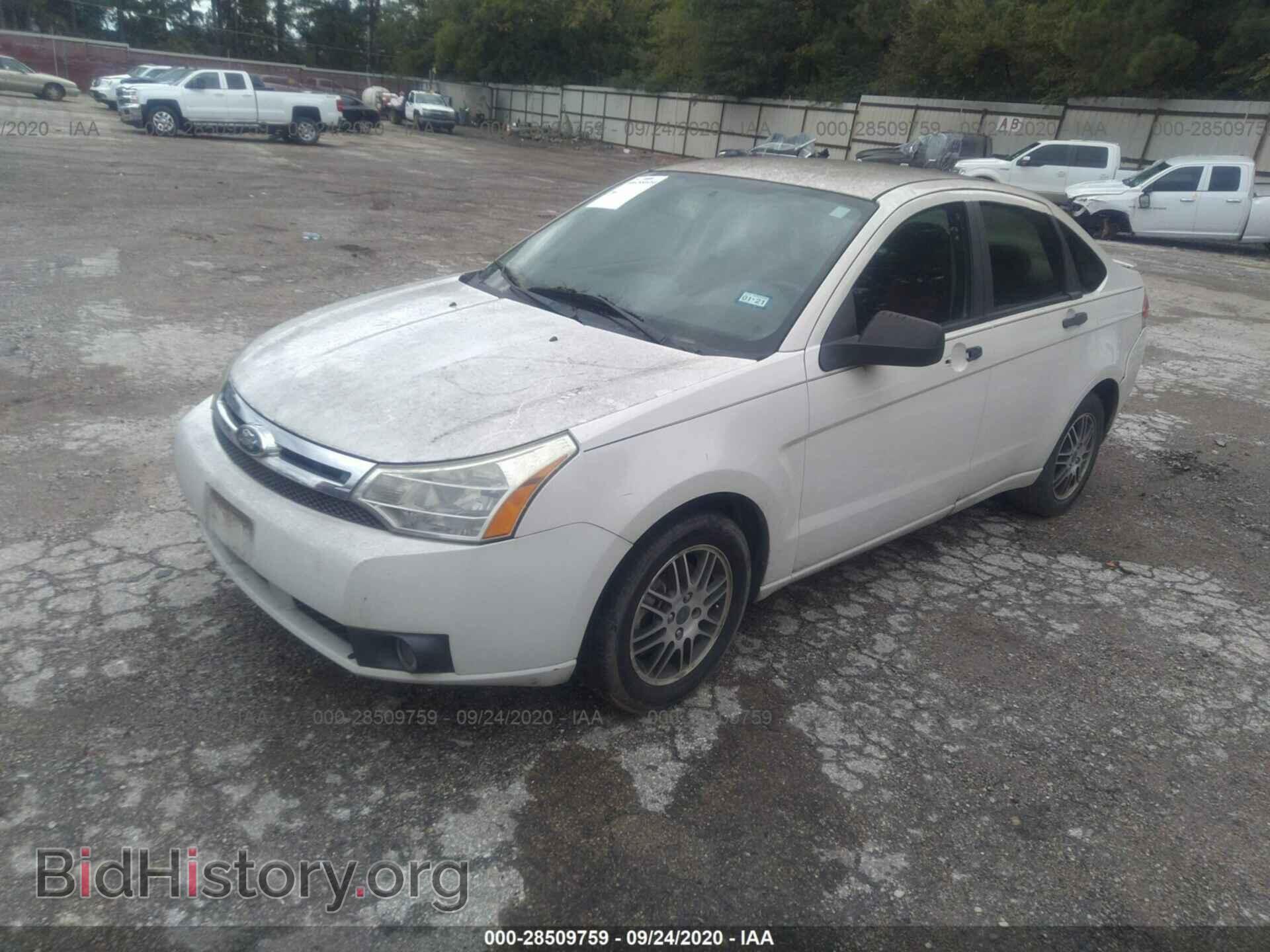 2011 FORD FOCUS - VIN: 1FAHP3FN2BW134601 - Фото 2