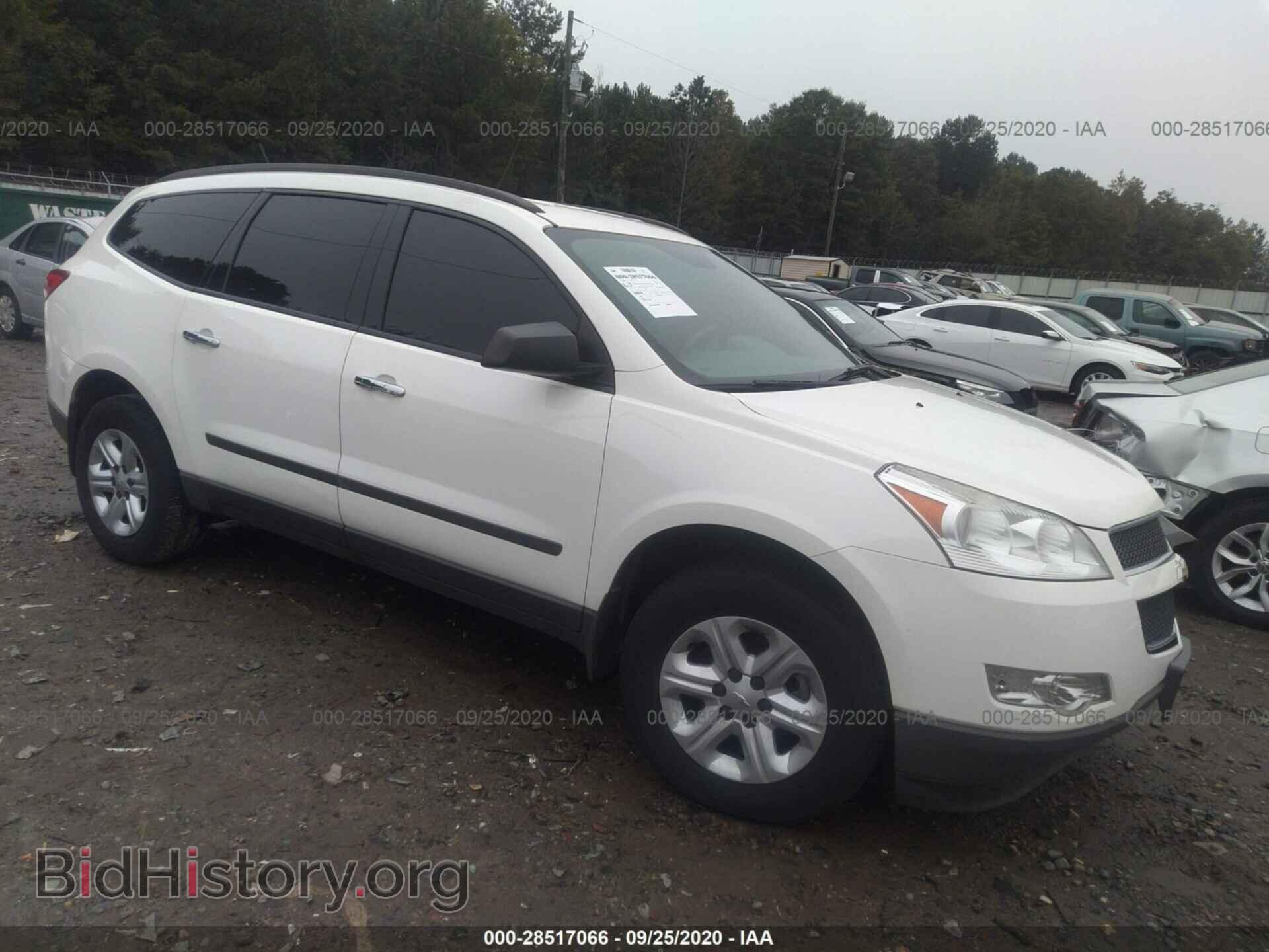 Фотография 1GNKRFED3CJ389932 - CHEVROLET TRAVERSE 2012