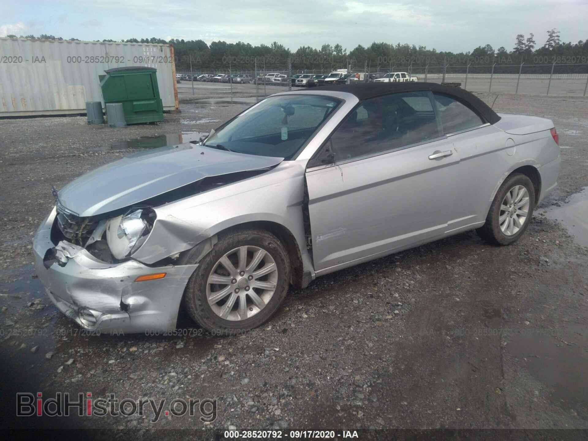 2010 CHRYSLER SEBRING - VIN: 1C3BC5ED7AN166601 - Фото 2