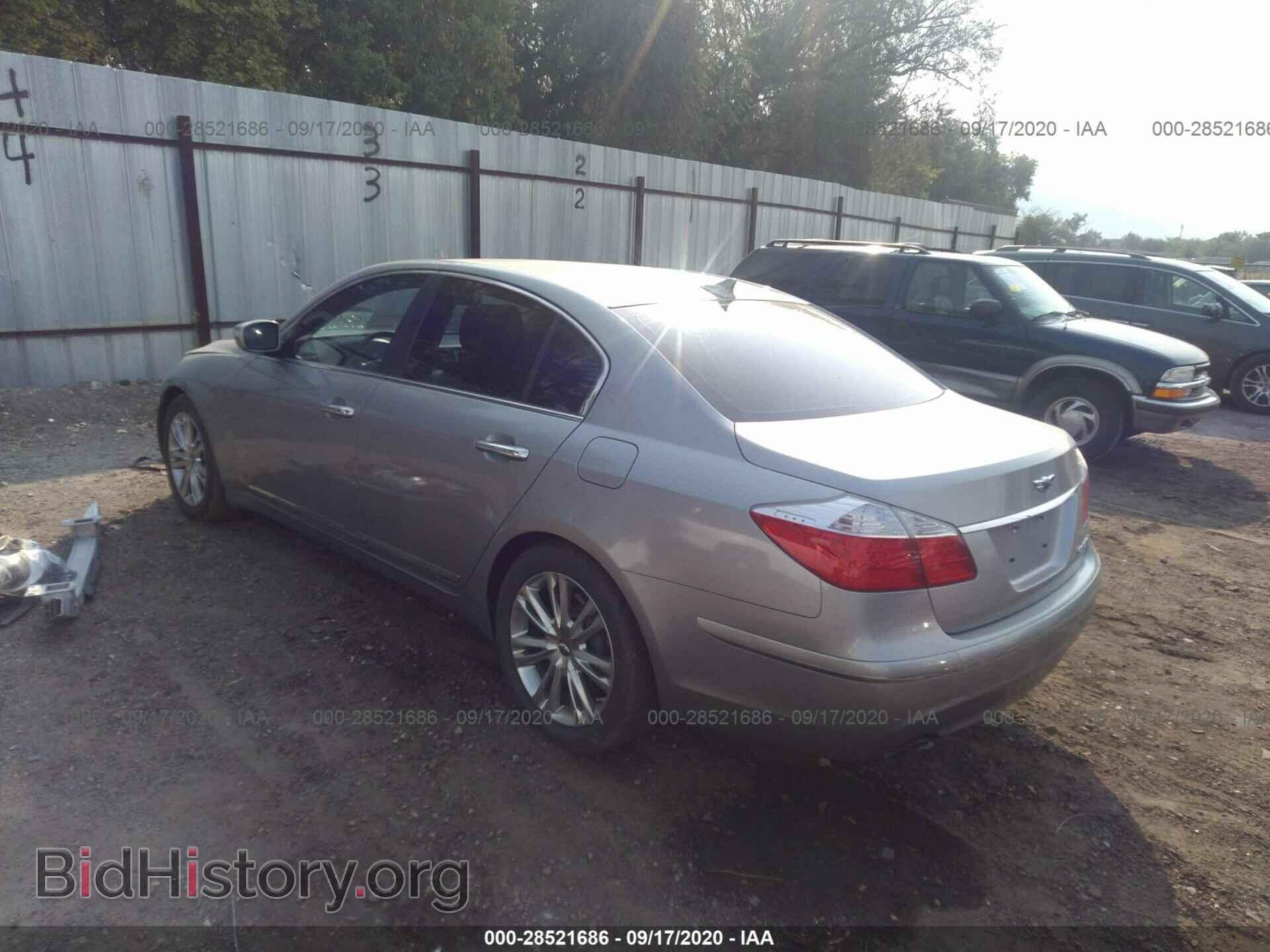 2011 HYUNDAI GENESIS - VIN: KMHGC4DF9BU128790 - Фото 3
