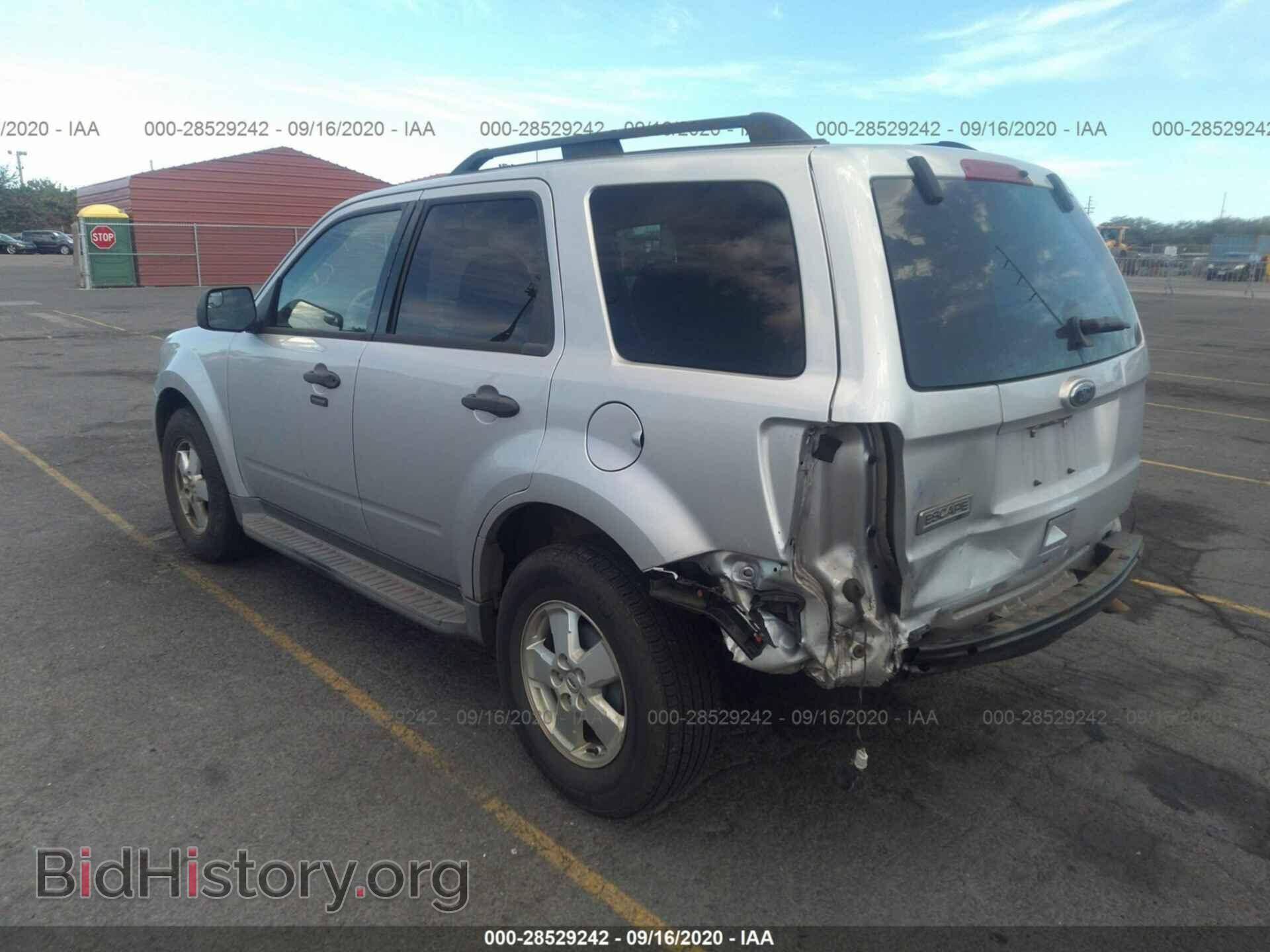 2011 FORD ESCAPE - VIN: 1FMCU0D77BKA50230 - Фото 3