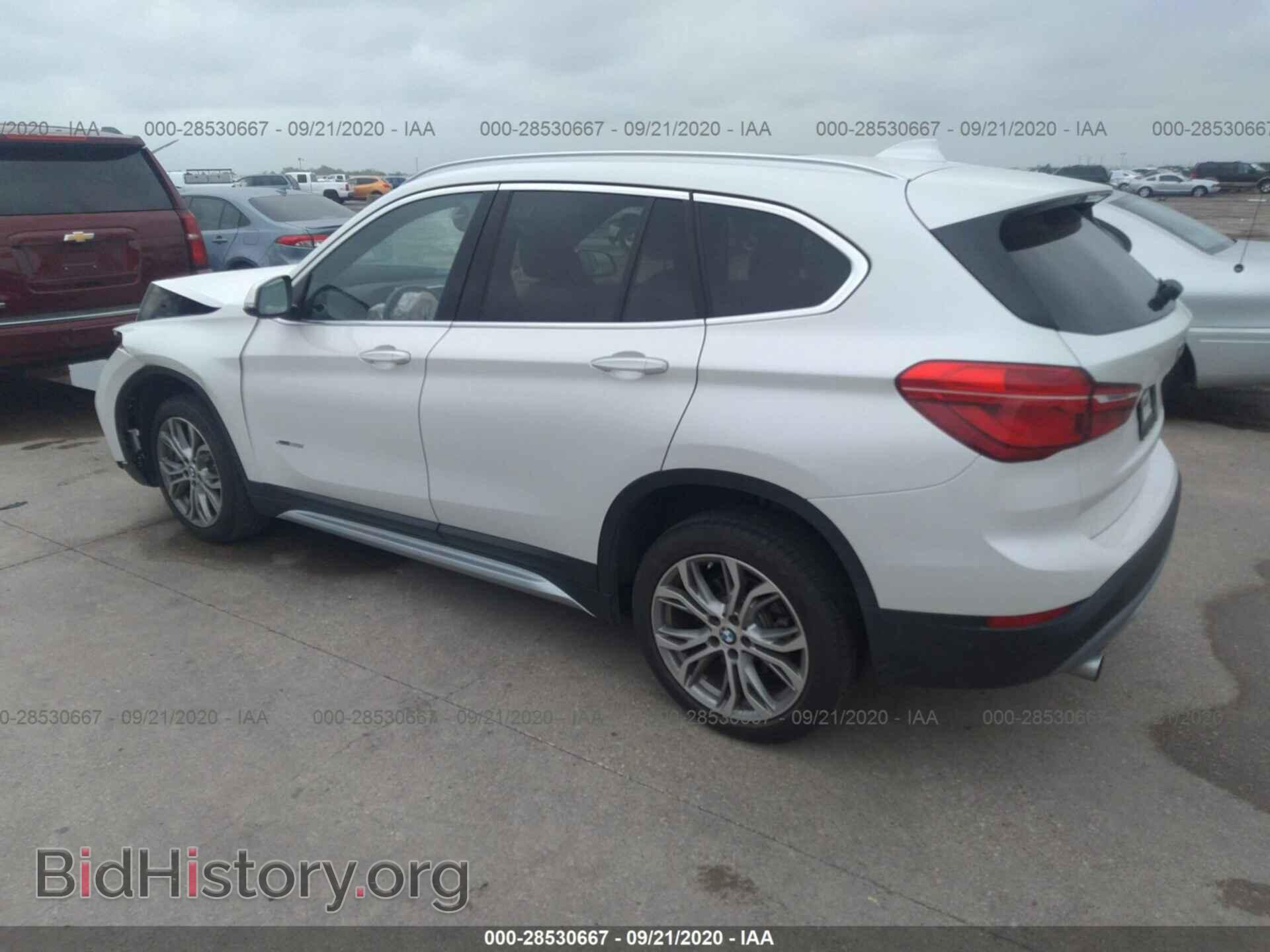 2017 BMW X1 - VIN: WBXHT3C30H5F76256 - Фото 3