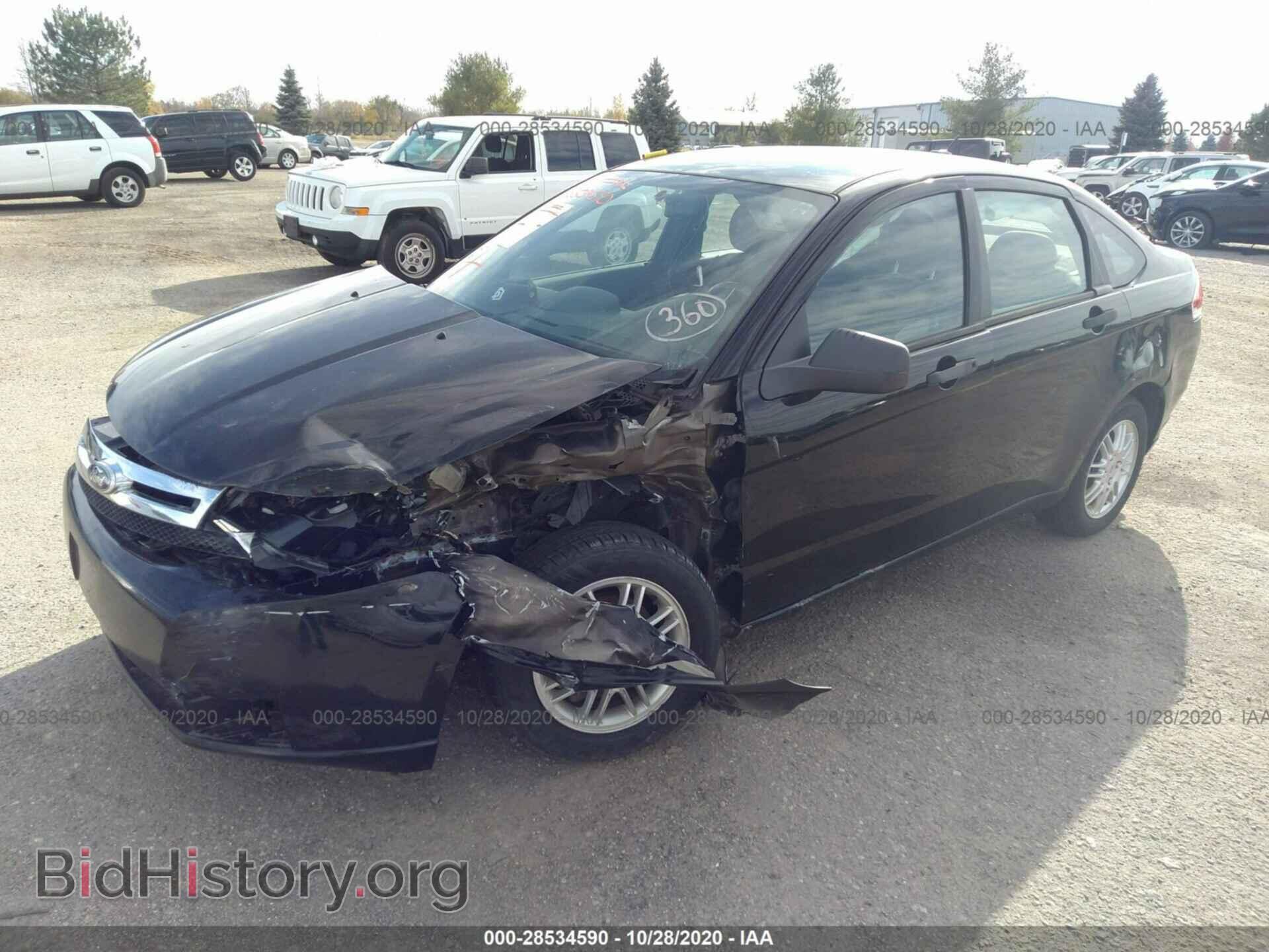 2011 FORD FOCUS - VIN: 1FAHP3FN8BW111713 - Photo 2