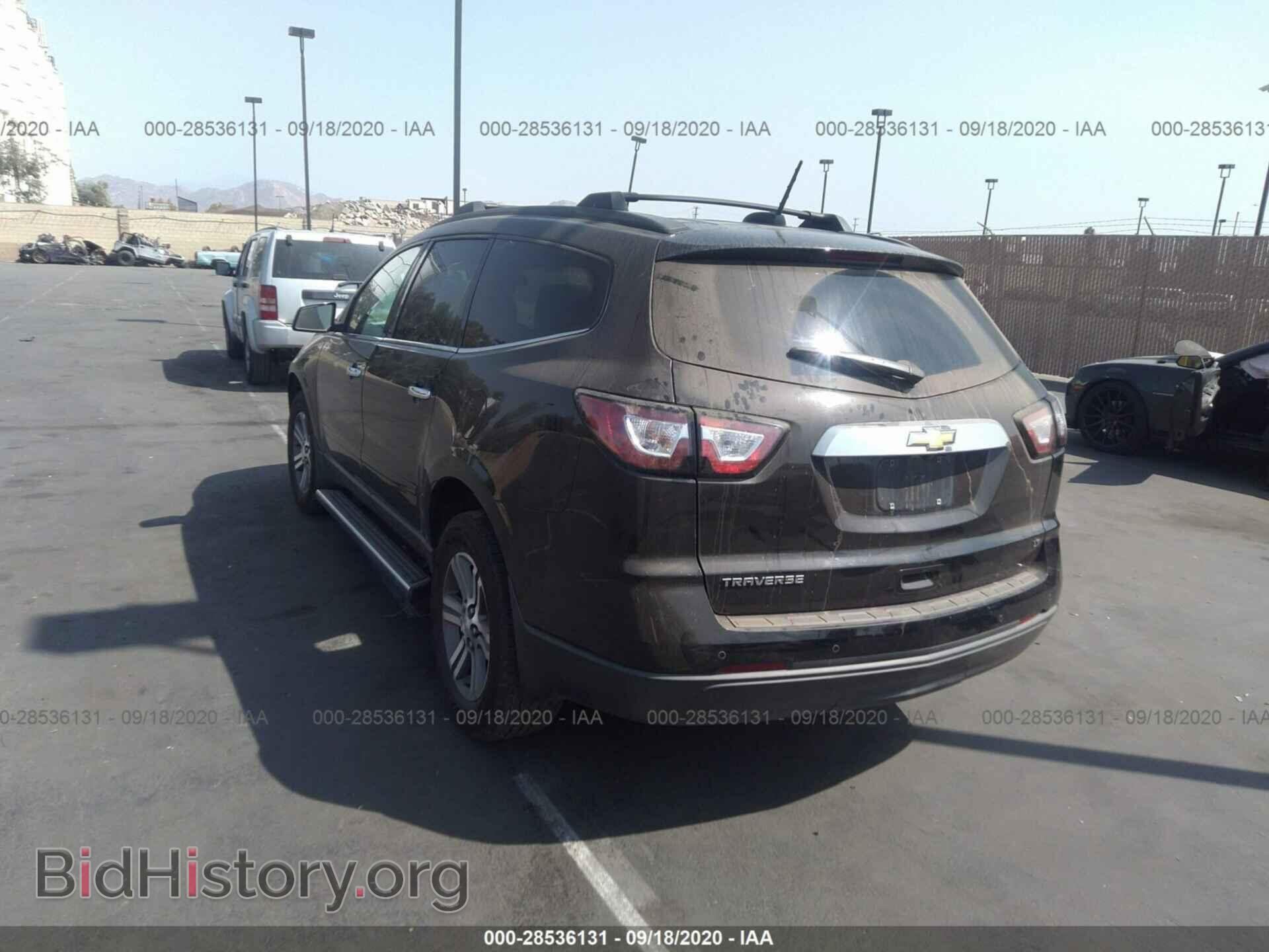 2017 CHEVROLET TRAVERSE - VIN: 1GNKRHKD5HJ100461 - Фото 3