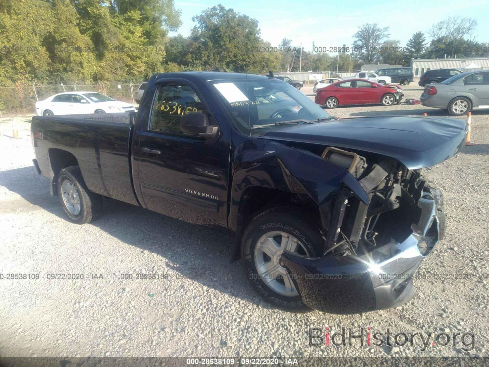 Photo 1GCNKSE03BZ157315 - CHEVROLET SILVERADO 1500 2011