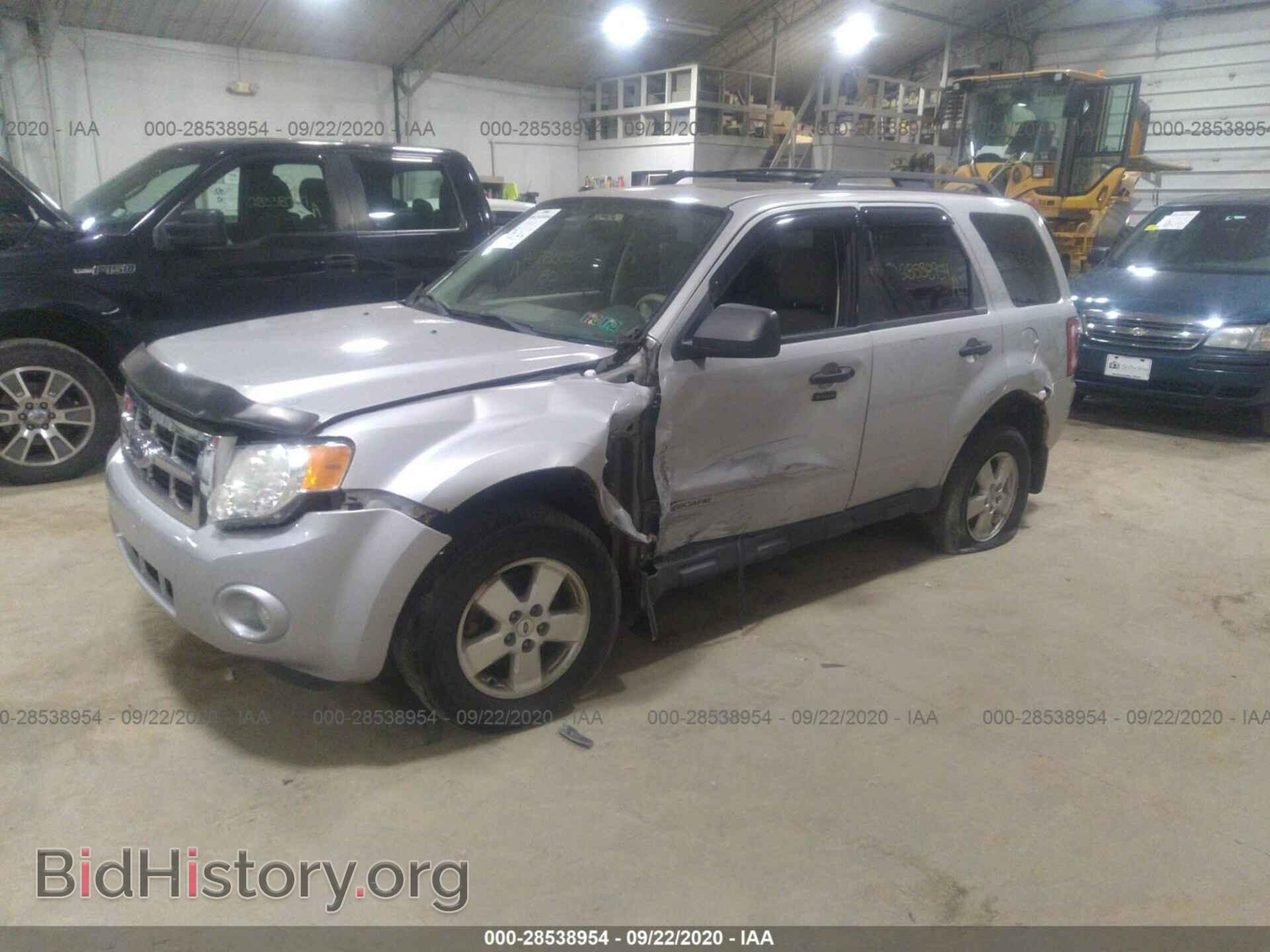 2008 FORD ESCAPE - VIN: 1FMCU93168KC16151 - Фото 2