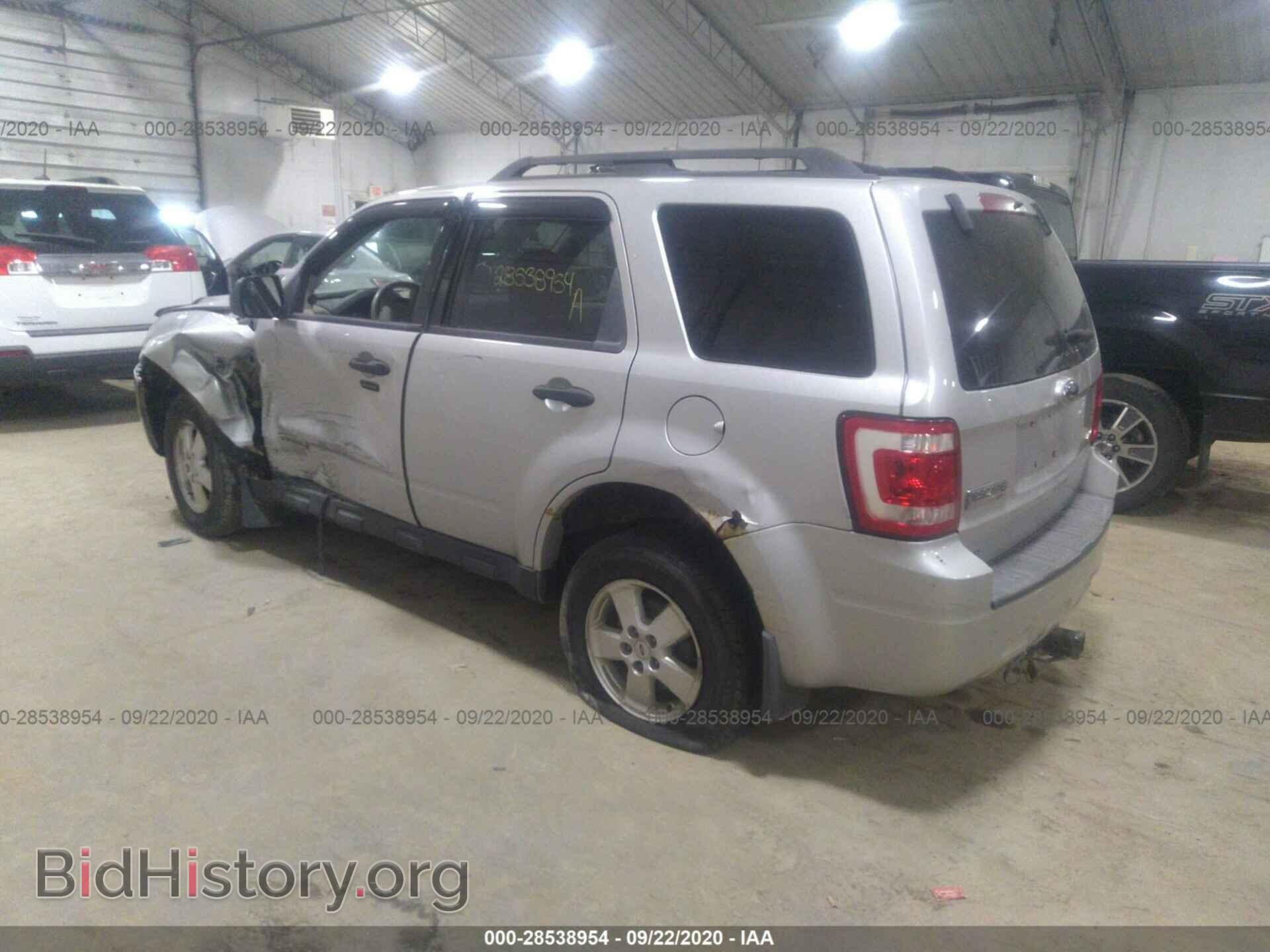 2008 FORD ESCAPE - VIN: 1FMCU93168KC16151 - Фото 3
