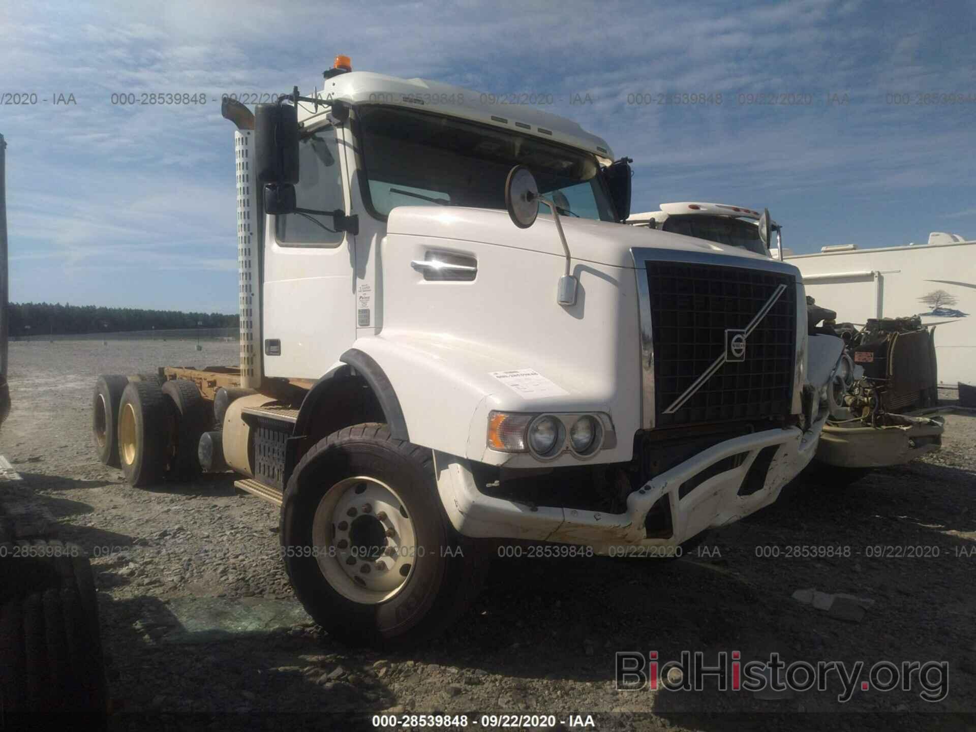 Photo 4V5KC9DG3GN958820 - VOLVO VHD 2016