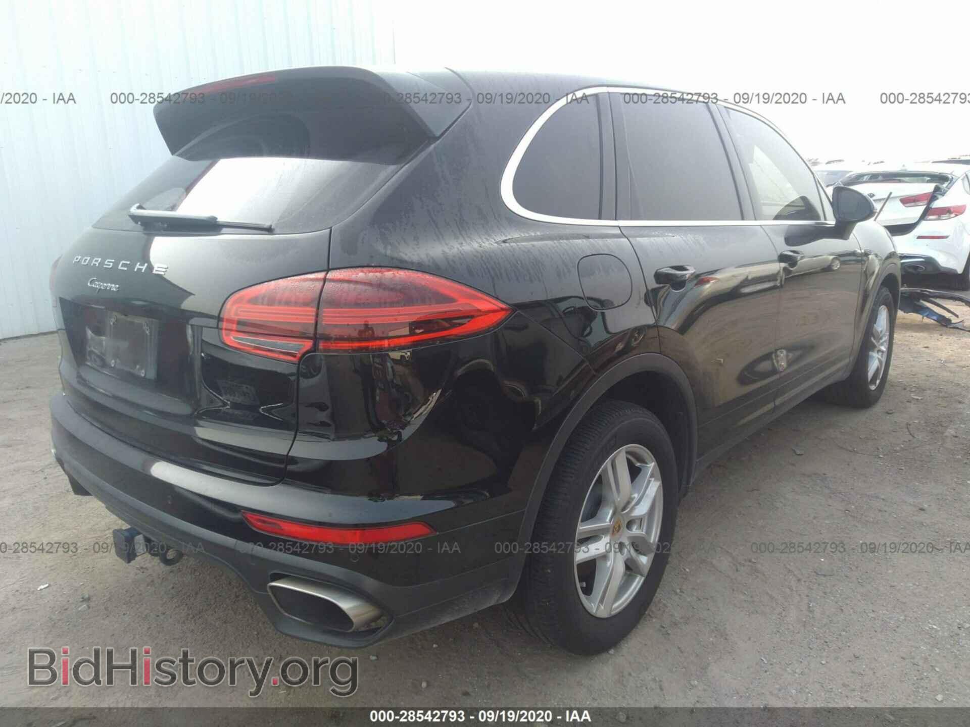 2016 PORSCHE CAYENNE - VIN: WP1AA2A26GLA11136 - Photo 4