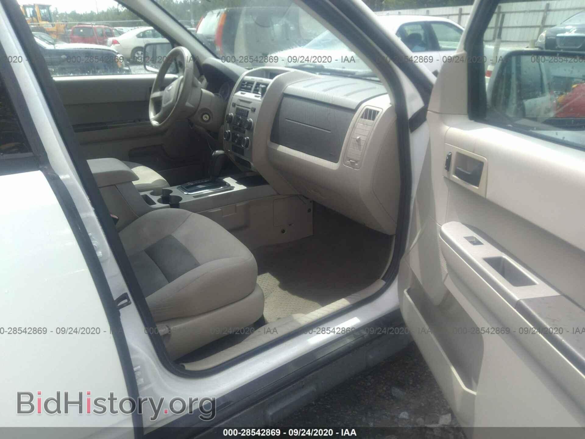 2008 FORD ESCAPE - VIN: 1FMCU93128KD31460 - Фото 5
