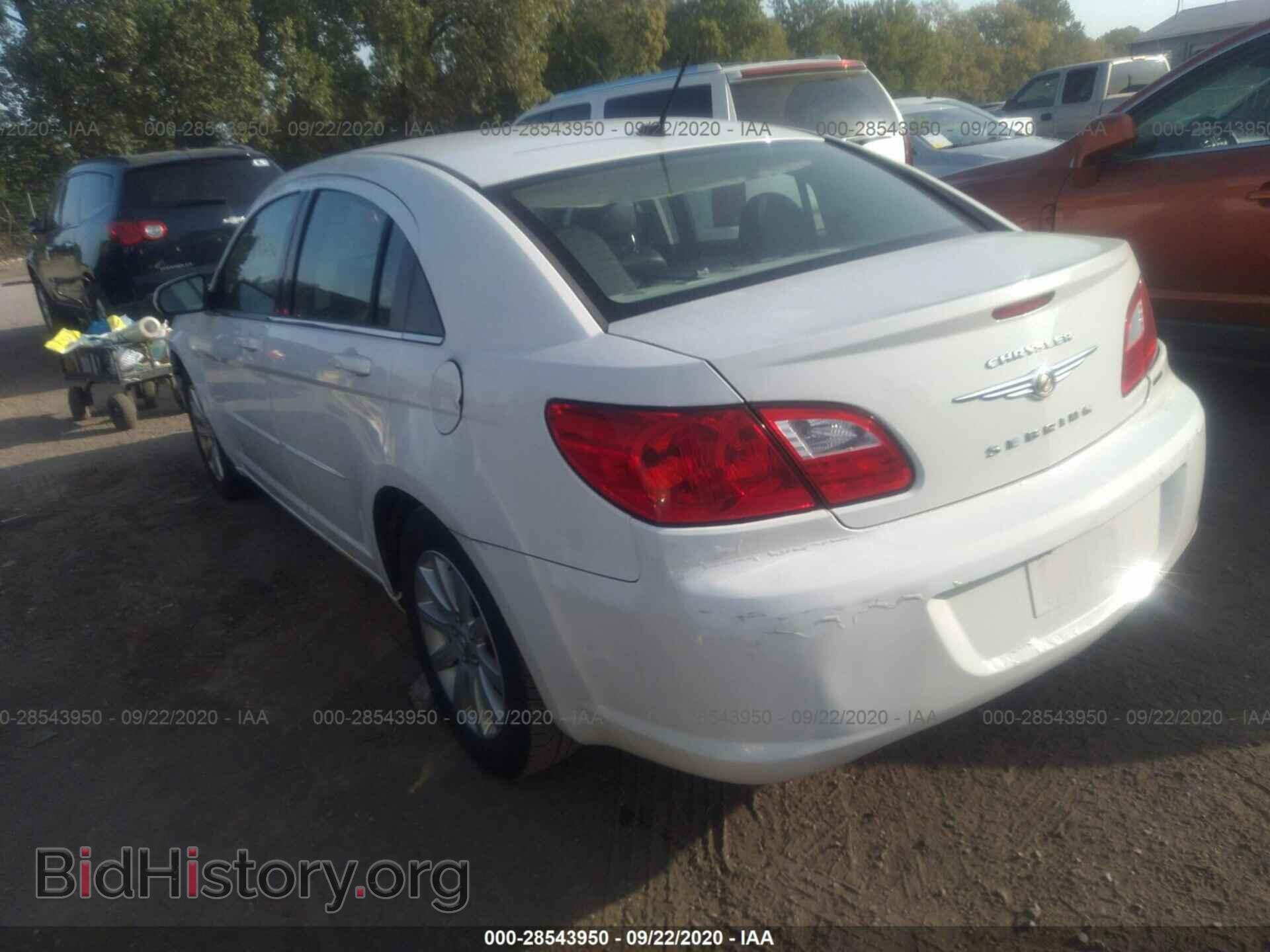 2010 CHRYSLER SEBRING - VIN: 1C3CC5FB5AN126860 - Фото 3