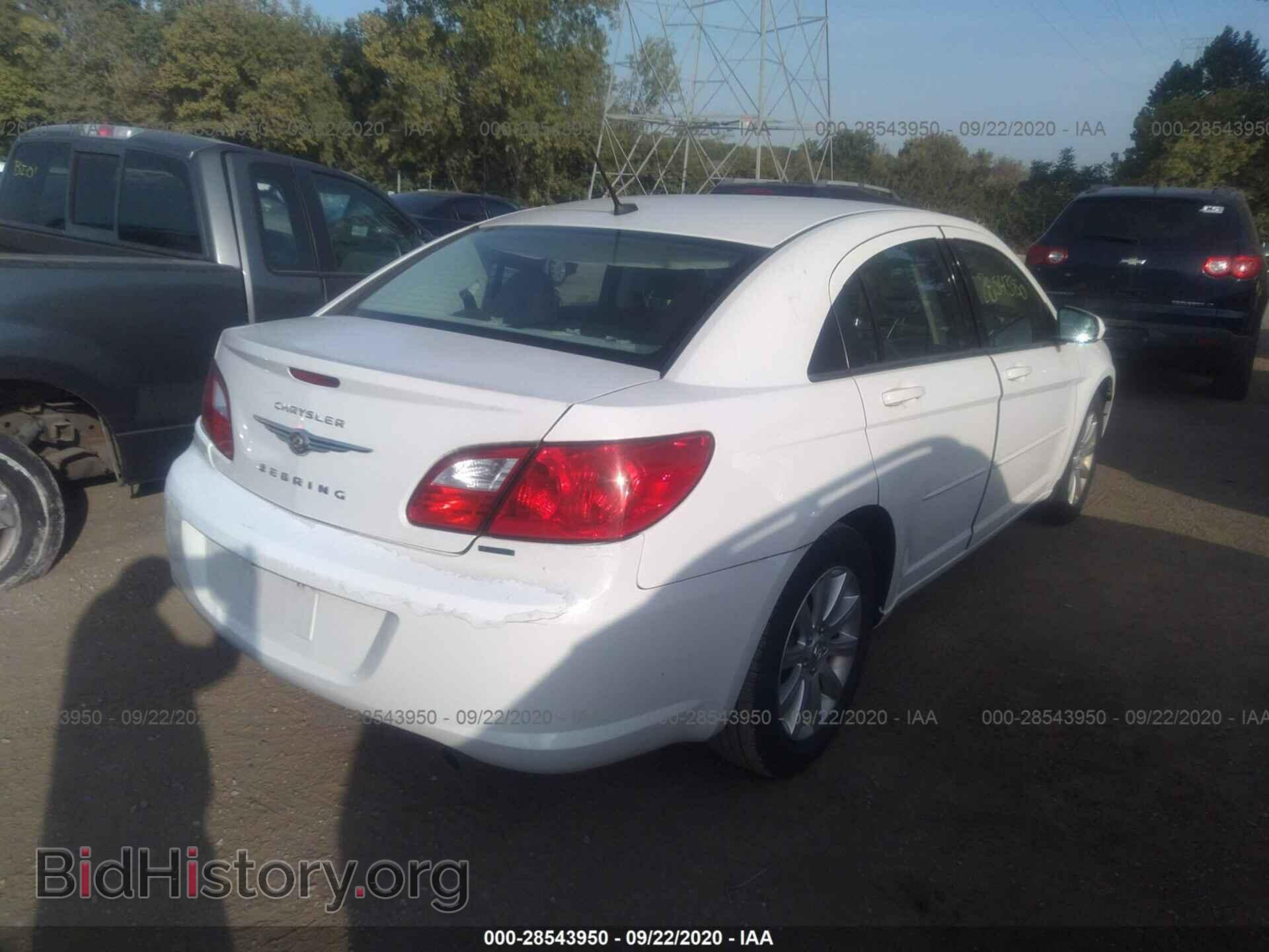 2010 CHRYSLER SEBRING - VIN: 1C3CC5FB5AN126860 - Фото 4