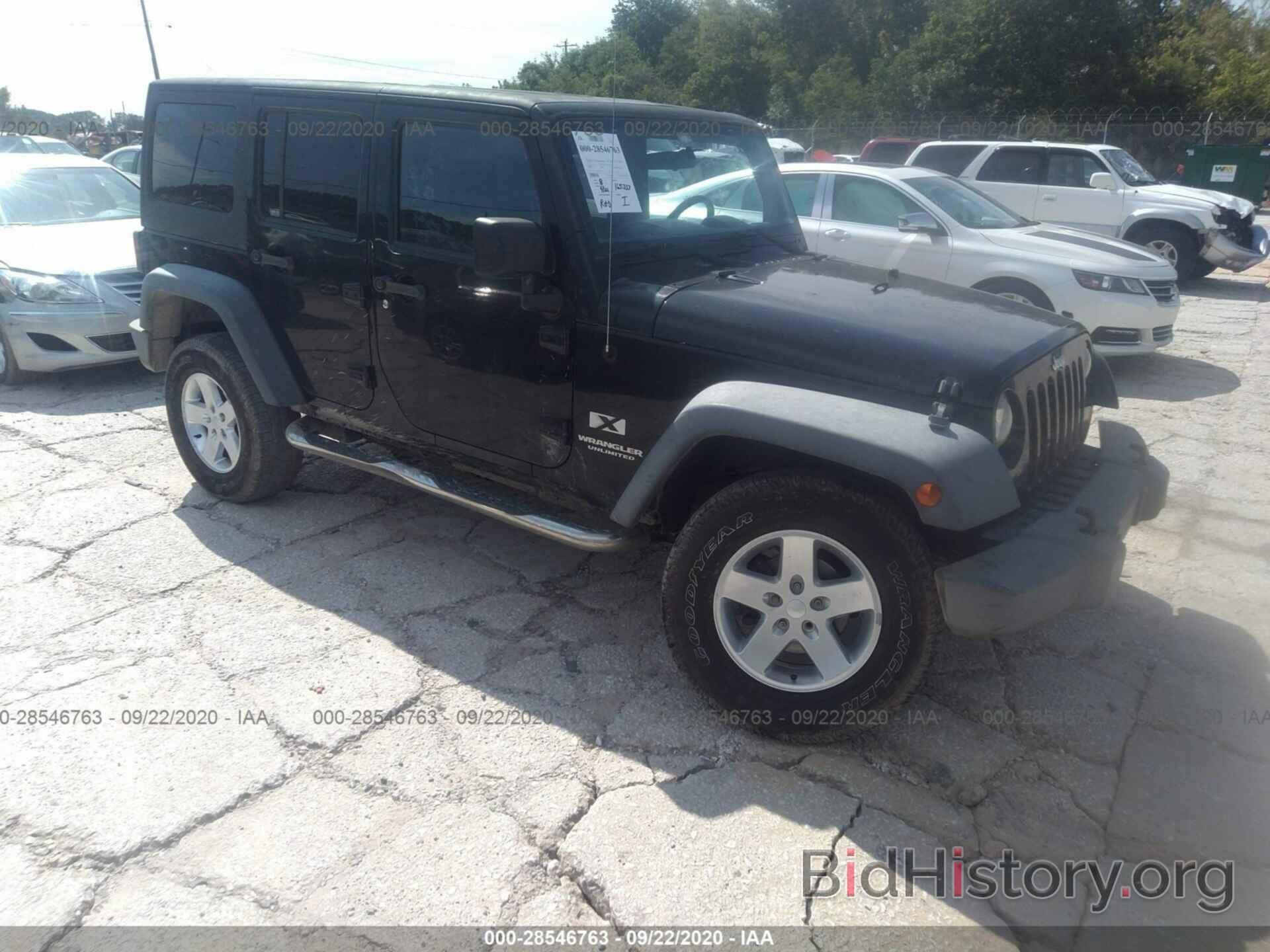 Photo 1J4GA39108L581111 - JEEP WRANGLER 2008