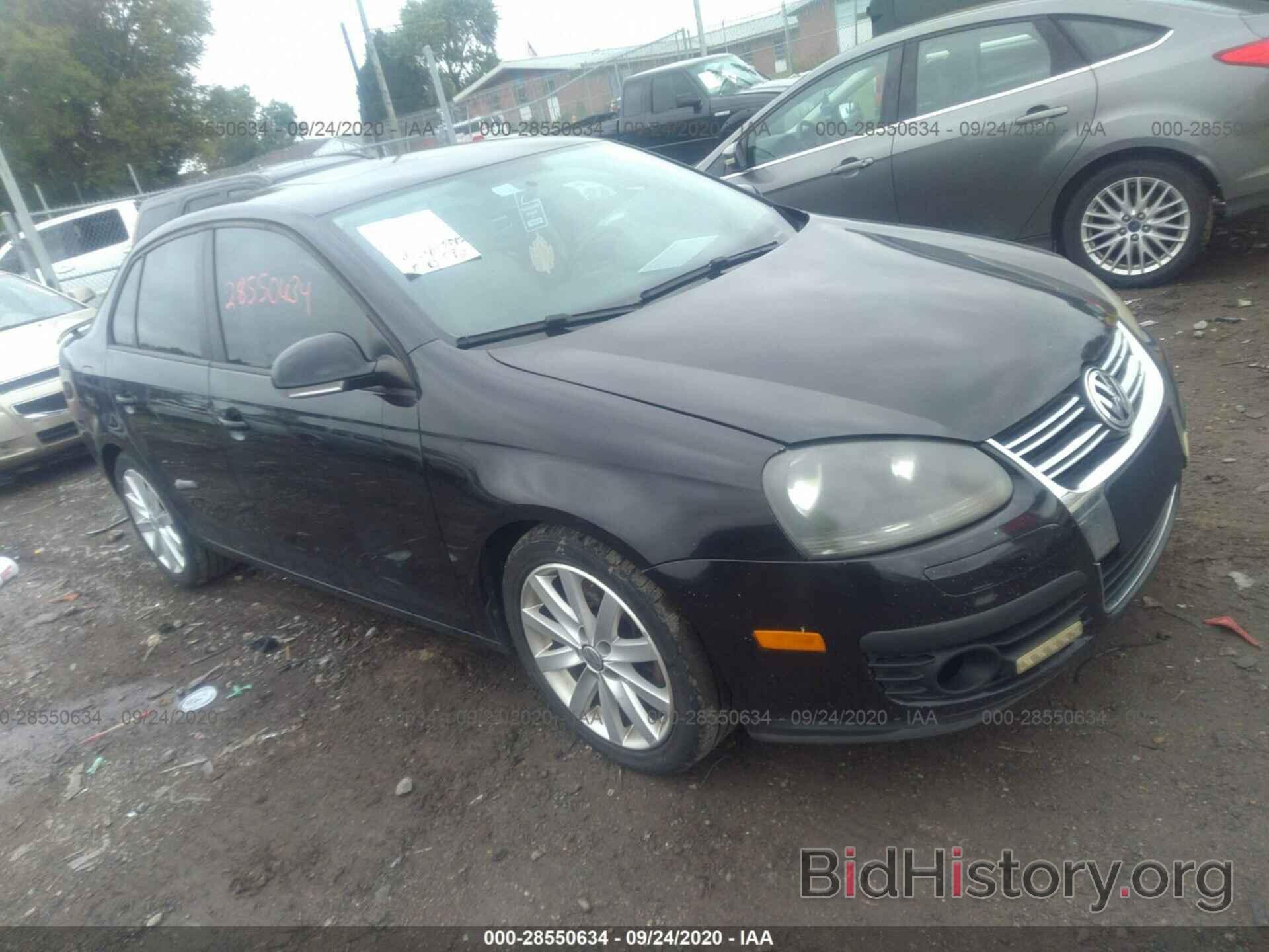 Photo 3VWRJ7AJ1AM047375 - VOLKSWAGEN JETTA SEDAN 2010