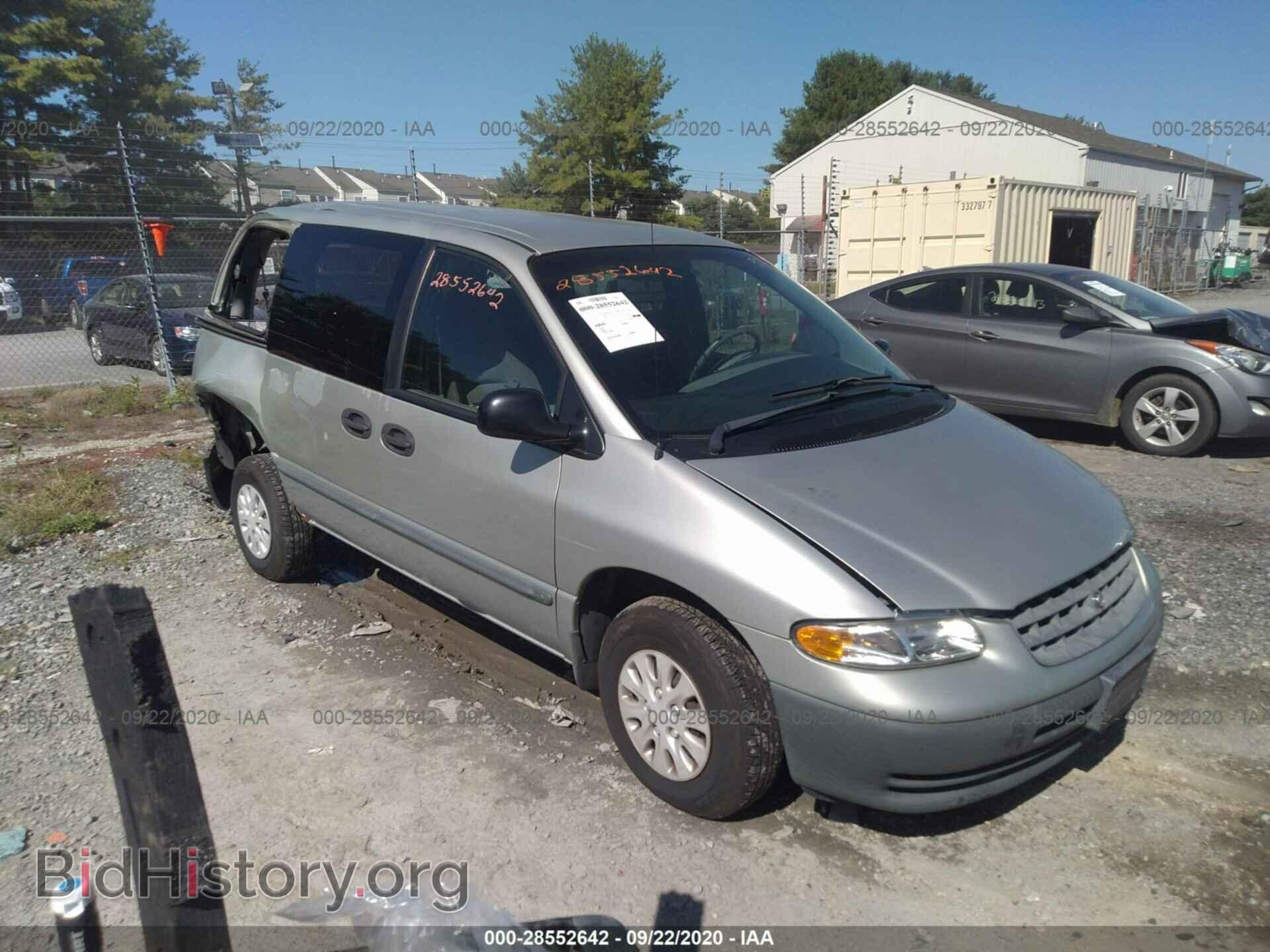 Photo 2C4FJ25B8YR675593 - CHRYSLER VOYAGER 2000