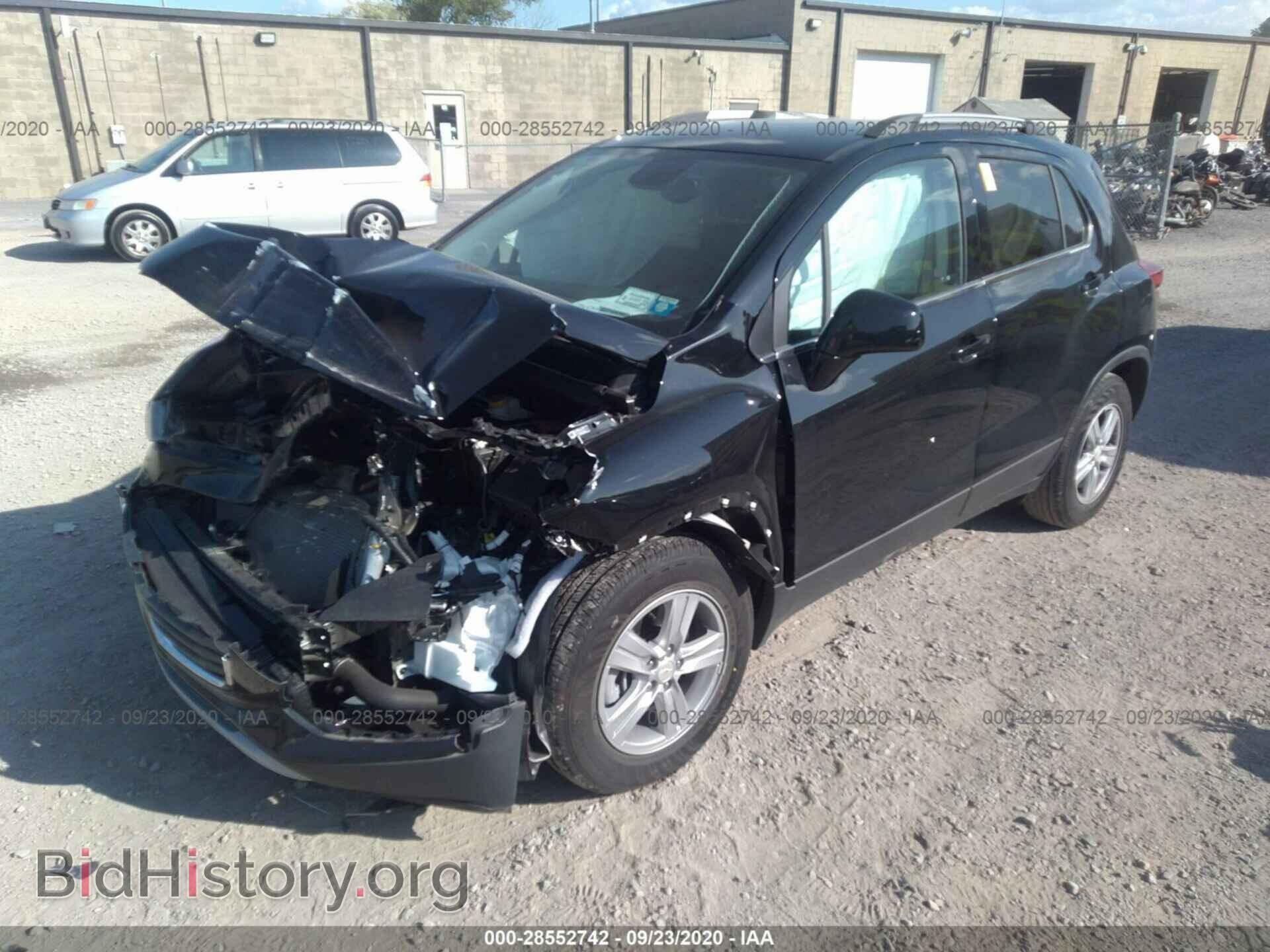 2020 CHEVROLET TRAX - VIN: 3GNCJLSB3LL126345 - Фото 2