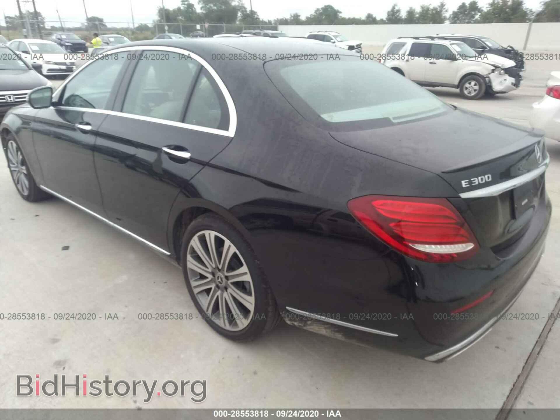 2018 MERCEDES-BENZ E-CLASS - VIN: WDDZF4JB1JA483593 - Фото 3