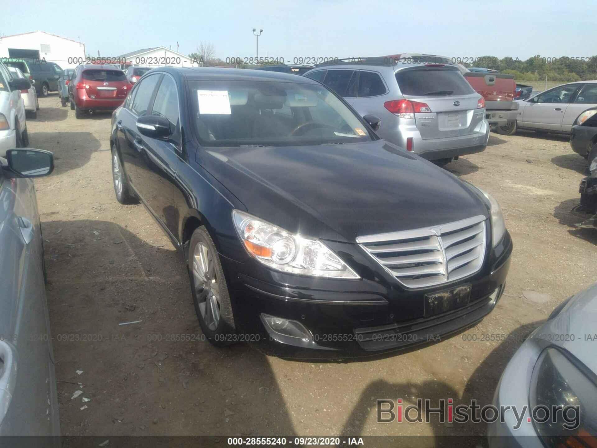 Photo KMHGC46F19U032224 - HYUNDAI GENESIS 2009