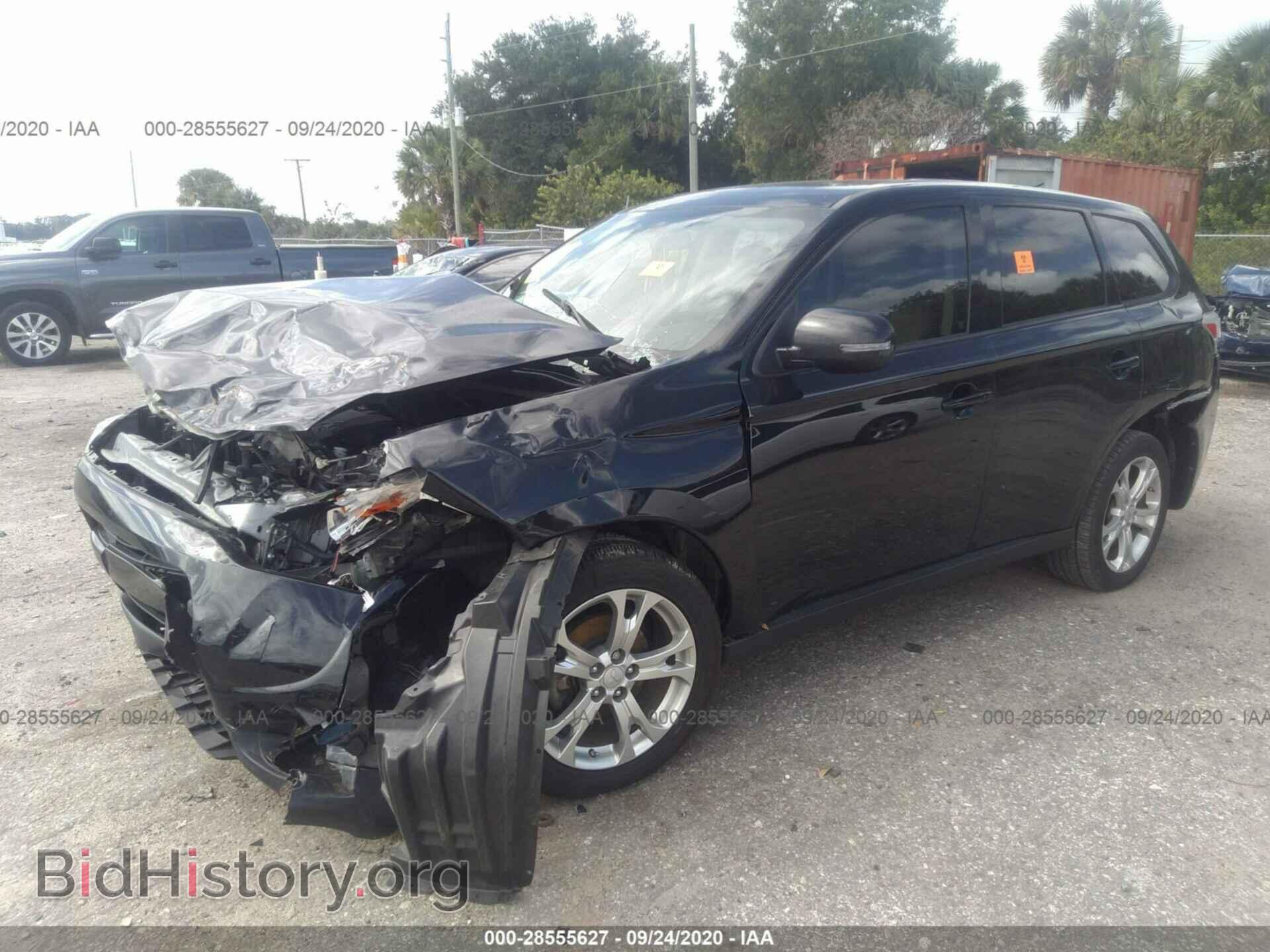 2014 MITSUBISHI OUTLANDER - VIN: JA4AD3A32EZ011114 - Photo 2