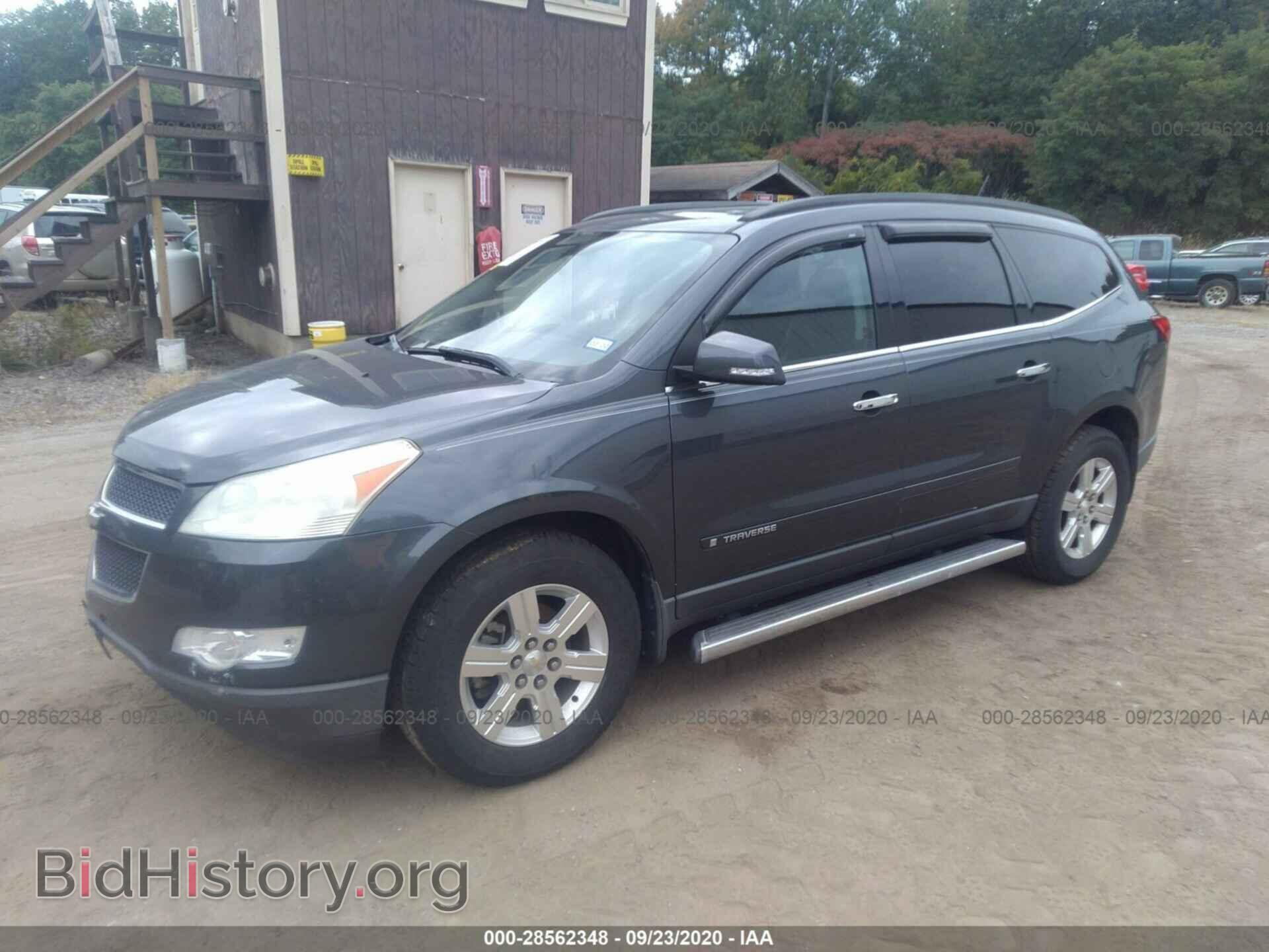 2009 CHEVROLET TRAVERSE - VIN: 1GNER23D69S109352 - Фото 2