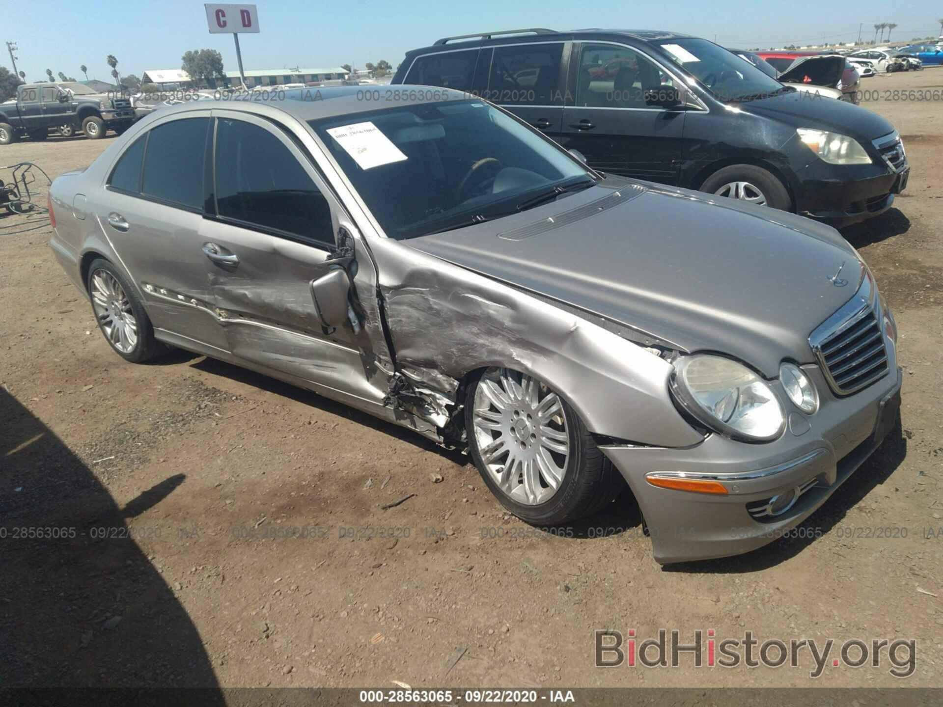 Photo WDBUF56X98B186170 - MERCEDES-BENZ E-CLASS 2008