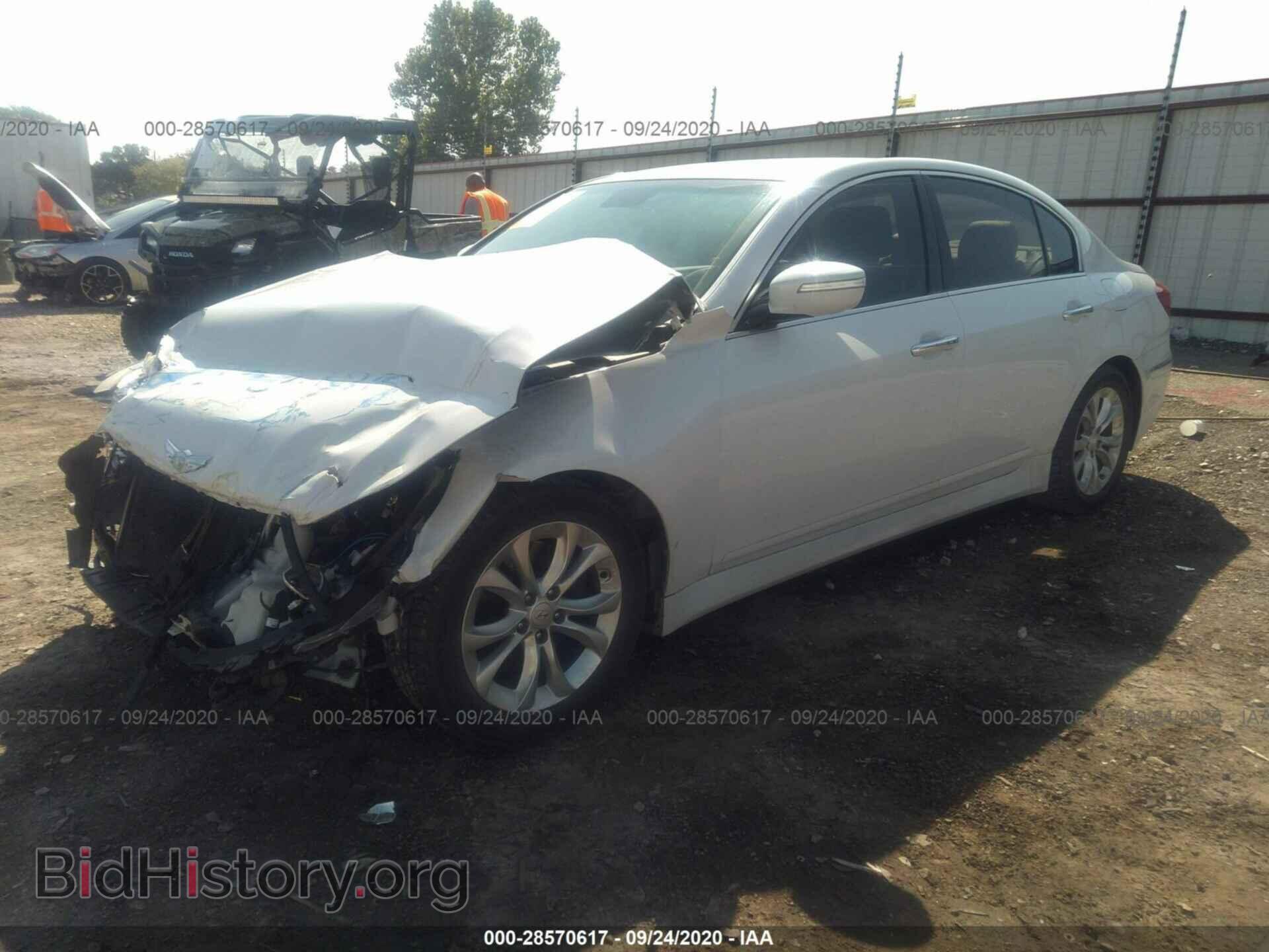 2012 HYUNDAI GENESIS - VIN: KMHGC4DD3CU152602 - Фото 2