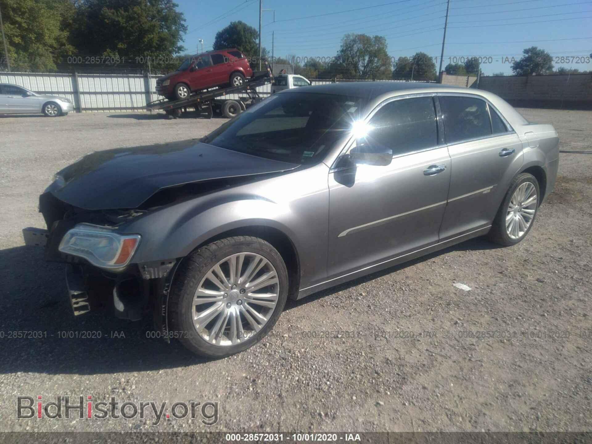 2011 CHRYSLER 300 - VIN: 2C3CA6CT5BH580769 - Фото 2