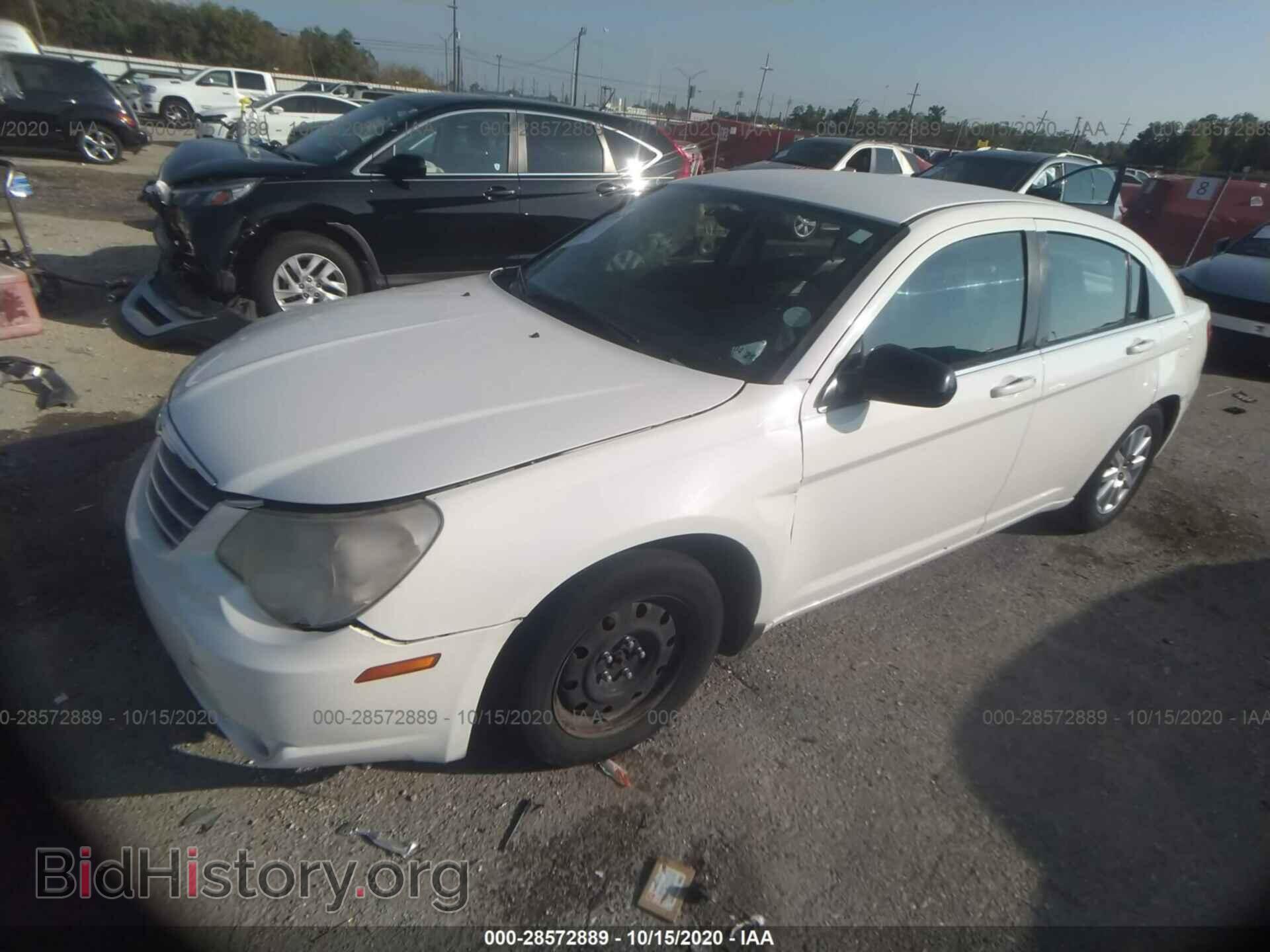 2010 CHRYSLER SEBRING - VIN: 1C3CC4FB6AN137411 - Photo 2