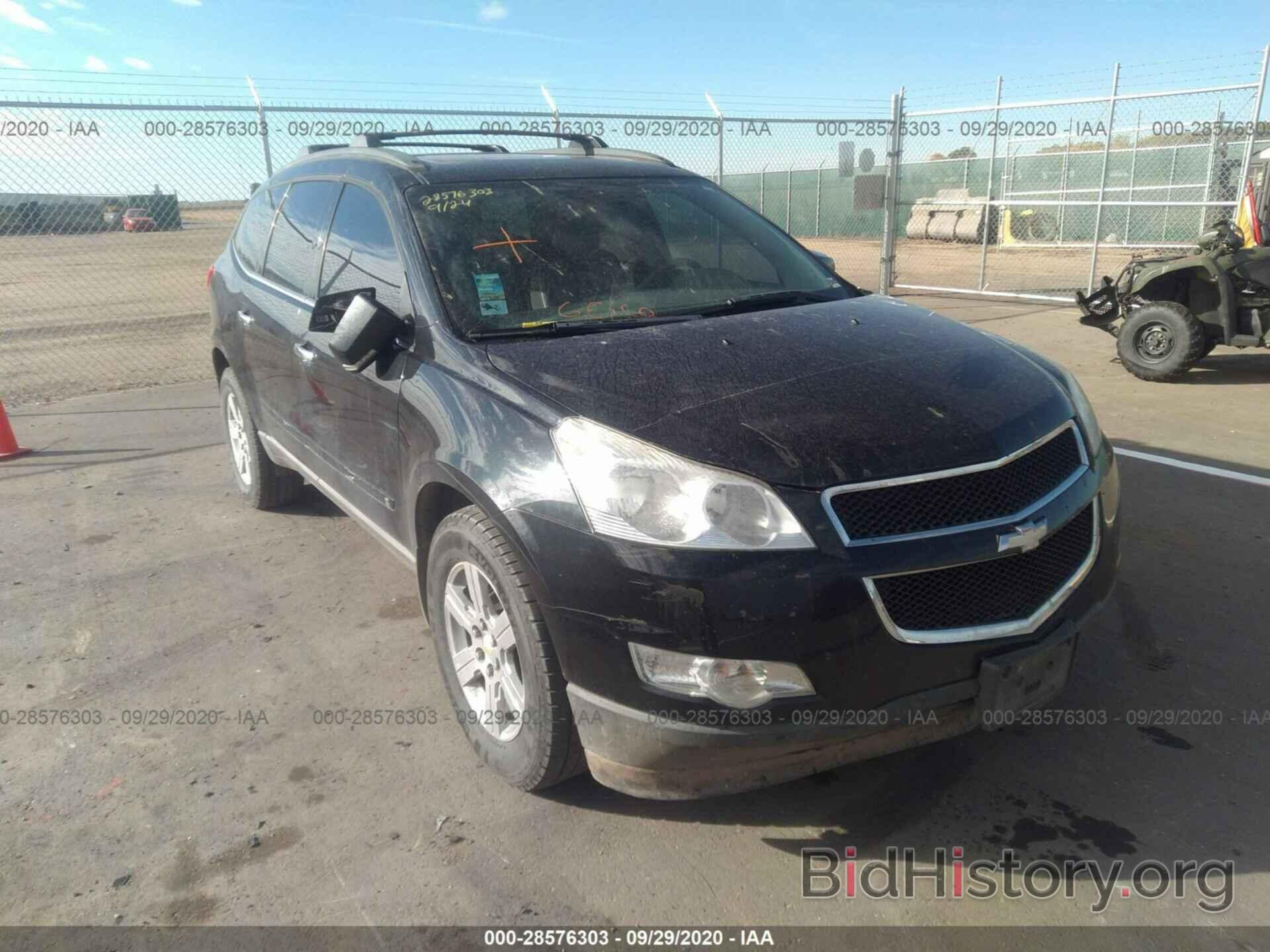 Photo 1GNLVGED7AS104341 - CHEVROLET TRAVERSE 2010