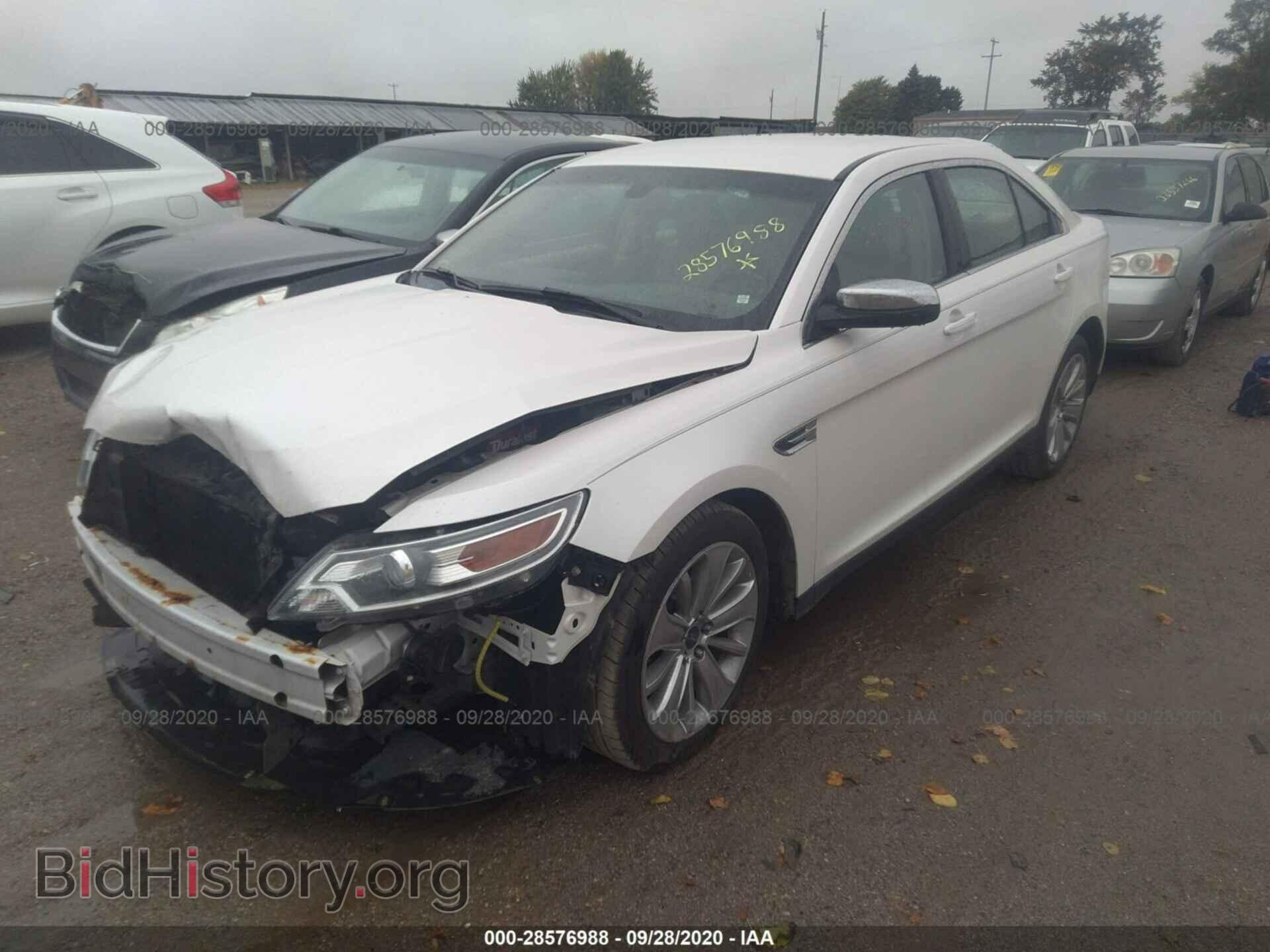 2011 FORD TAURUS - VIN: 1FAHP2FW2BG132196 - Photo 2