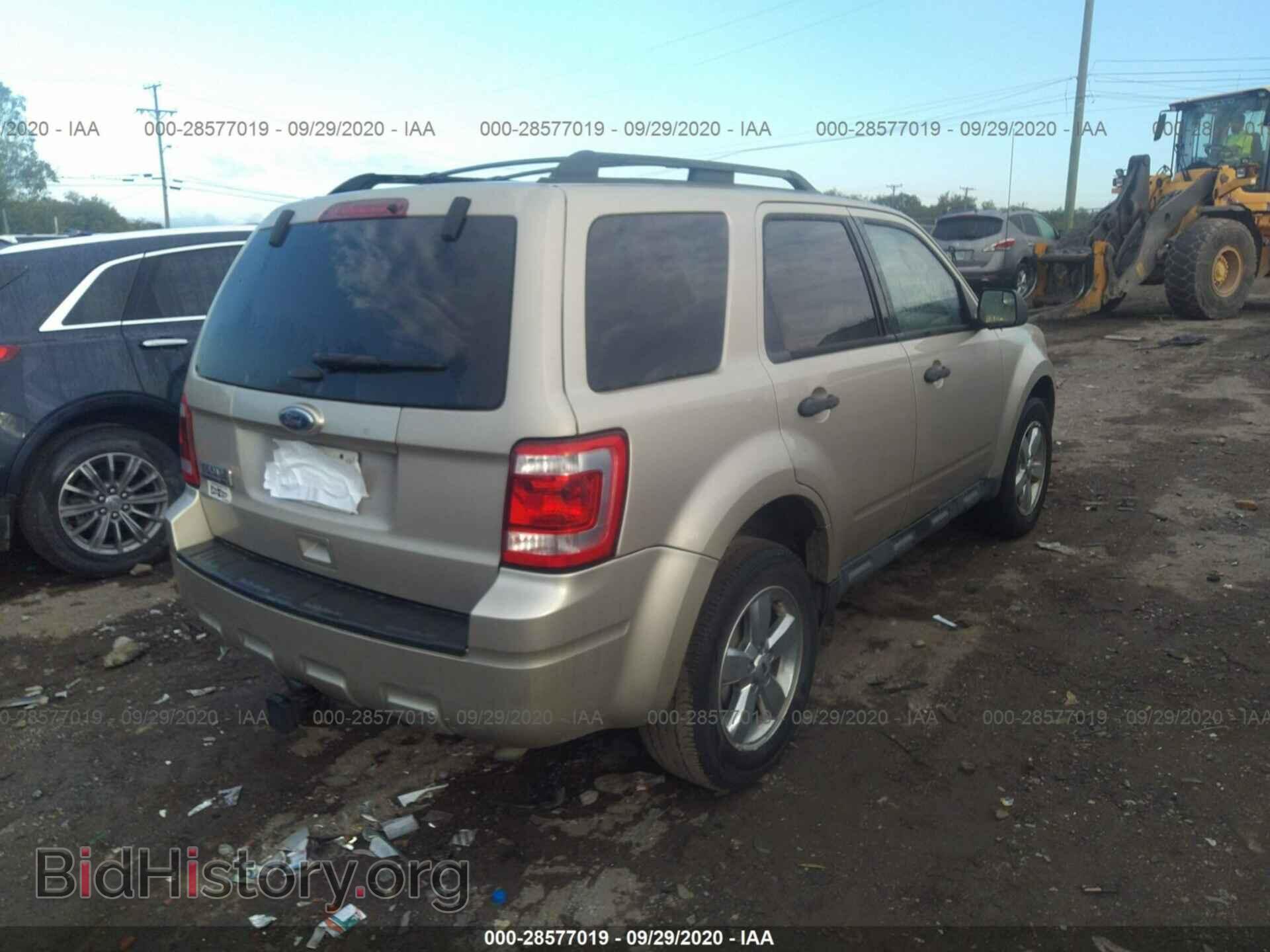 2011 FORD ESCAPE - VIN: 1FMCU0D7XBKB70880 - Фото 4