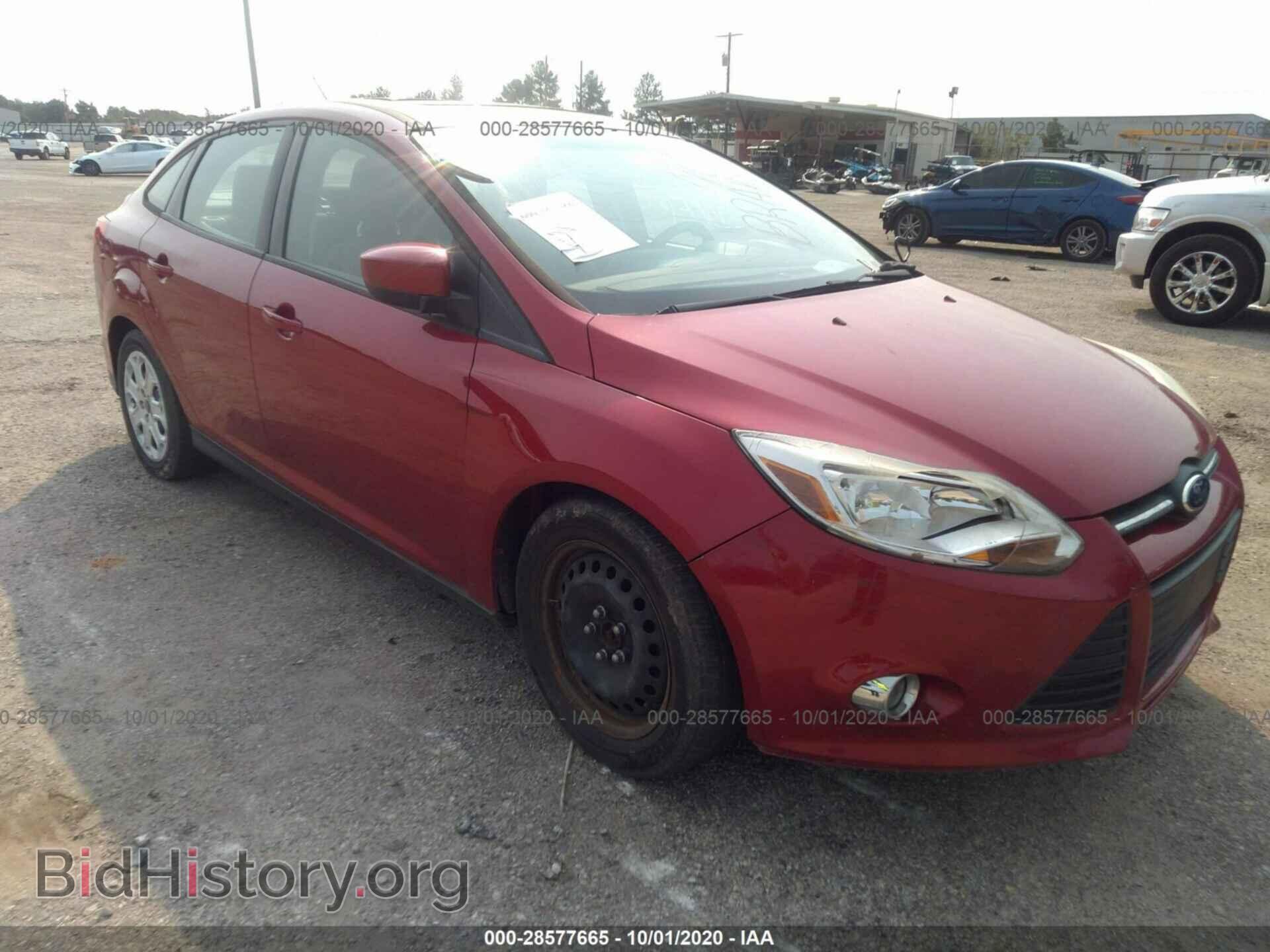 Photo 1FAHP3F21CL215355 - FORD FOCUS 2012