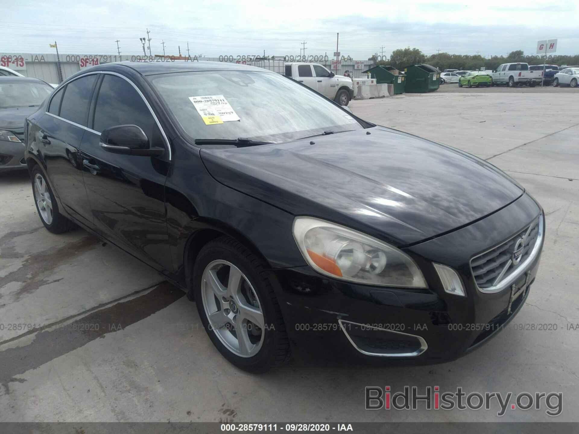 Photo YV1612FS8D2182496 - VOLVO S60 2013