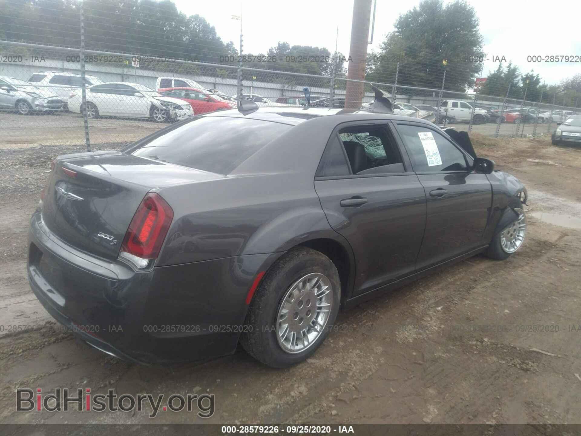 2018 CHRYSLER 300 - VIN: 2C3CCABG5JH214486 - Фото 4