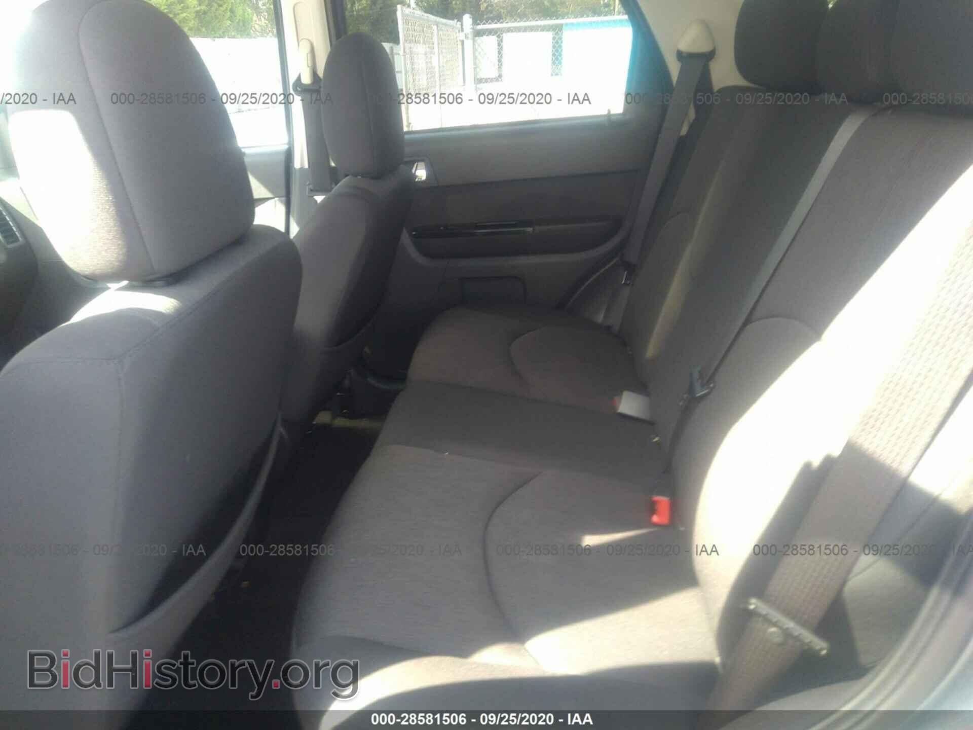 2011 MAZDA TRIBUTE - VIN: 4F2CY0C72BKM02527 - Фото 8