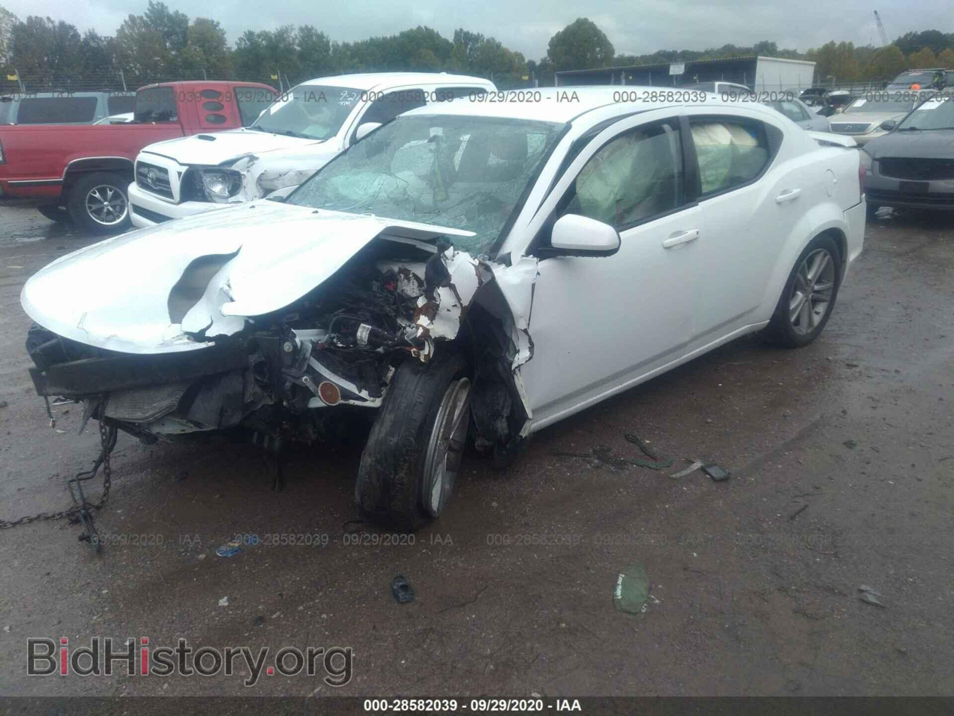2011 DODGE AVENGER - VIN: 1B3BD1FG8BN574067 - Фото 2