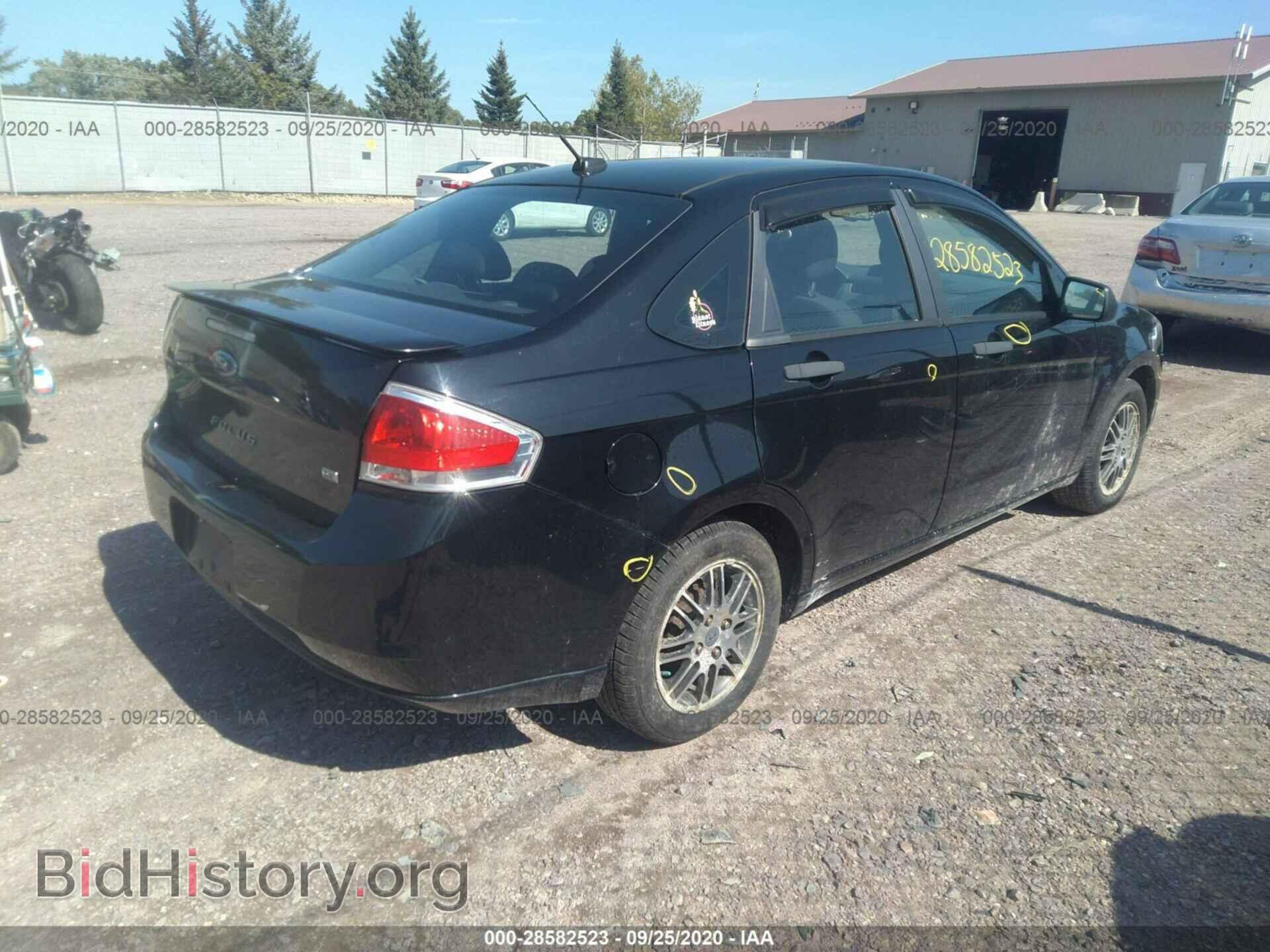 2011 FORD FOCUS - VIN: 1FAHP3FN6BW200468 - Photo 4