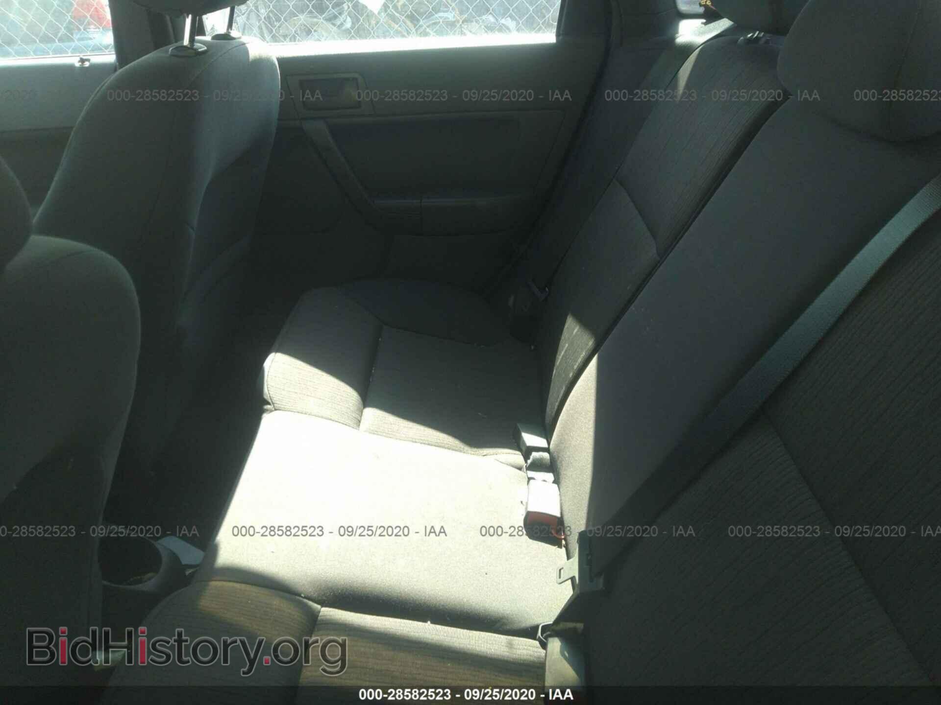 2011 FORD FOCUS - VIN: 1FAHP3FN6BW200468 - Photo 8
