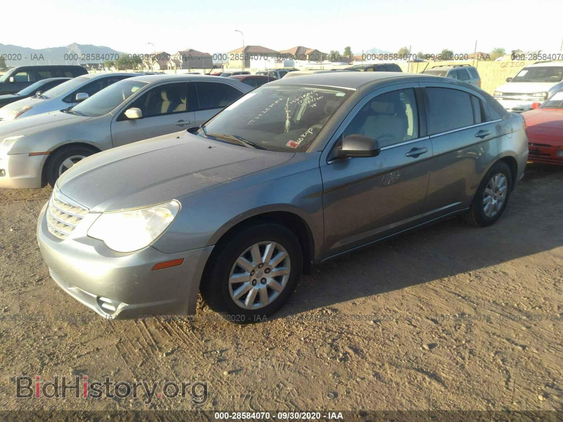 2010 CHRYSLER SEBRING - VIN: 1C3CC4FB8AN129987 - Фото 2