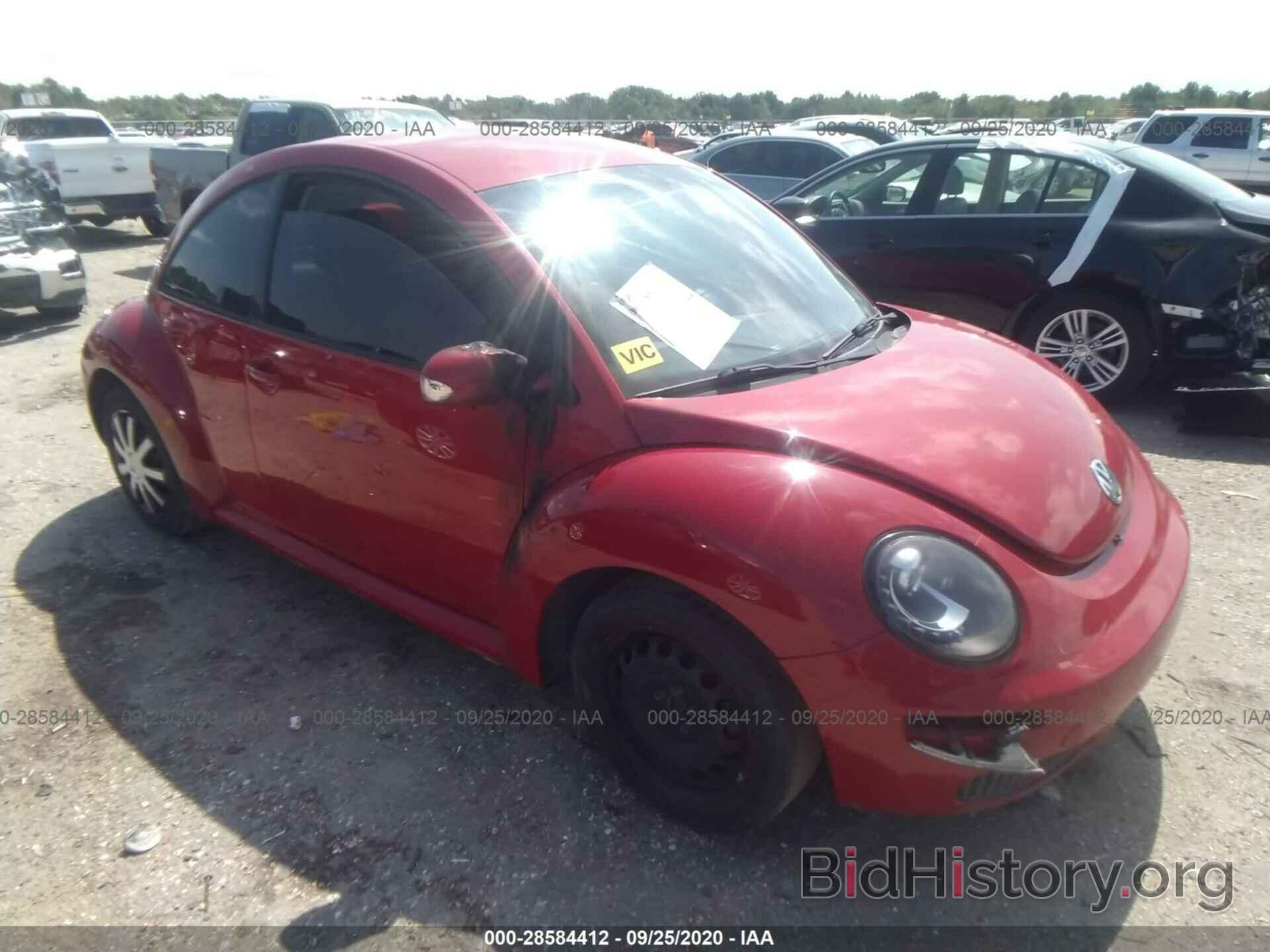 Photo 3VWPW3AG2AM009742 - VOLKSWAGEN NEW BEETLE COUPE 2010