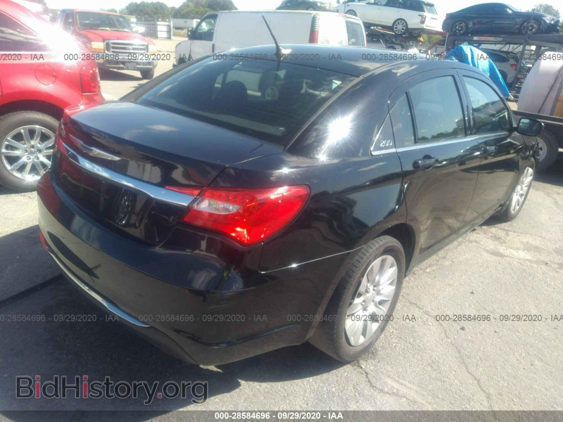 2012 CHRYSLER 200 - VIN: 1C3CCBAB3CN172258 - Фото 4