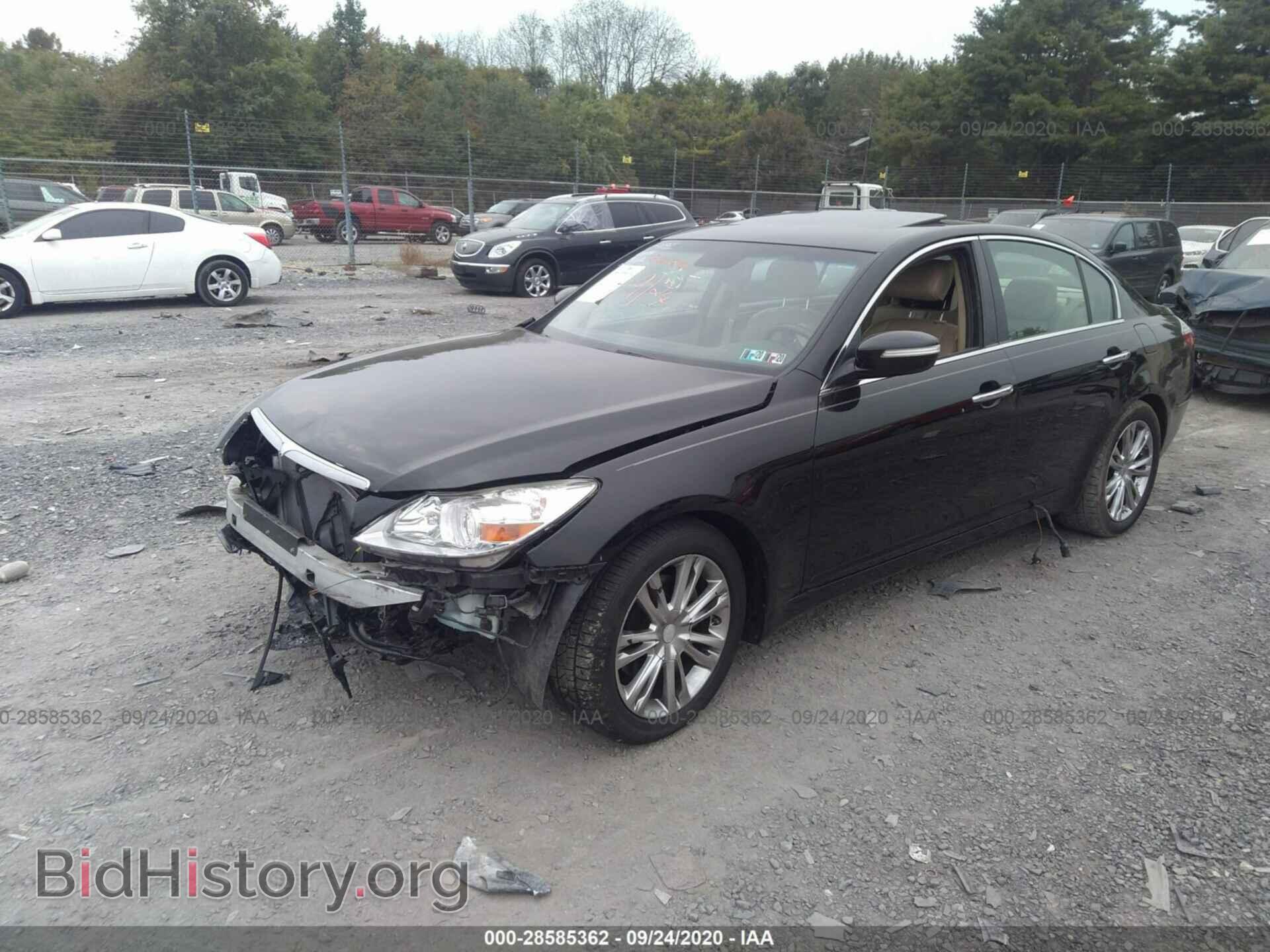 2011 HYUNDAI GENESIS - VIN: KMHGC4DE9BU142969 - Фото 2