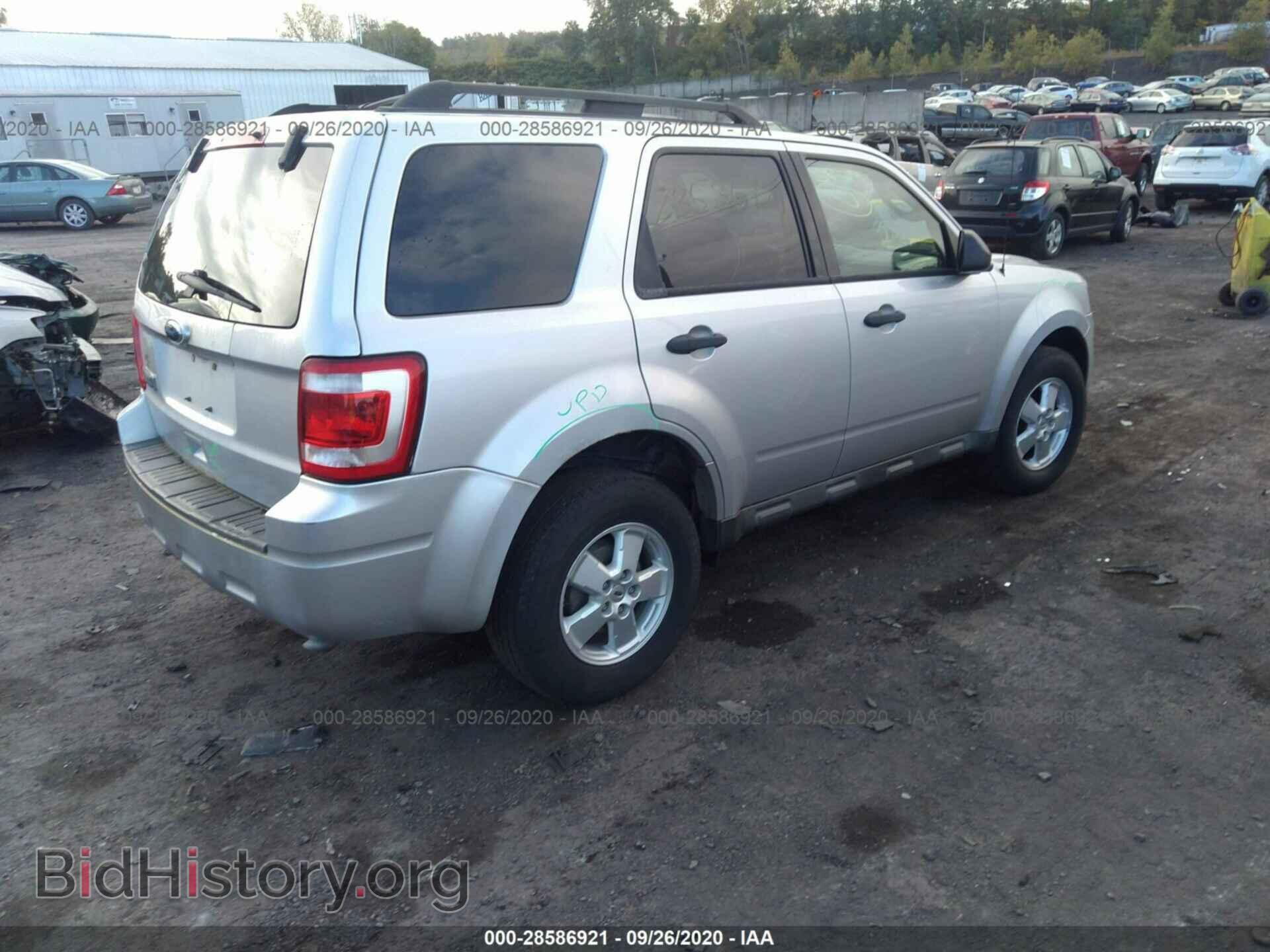 2011 FORD ESCAPE - VIN: 1FMCU9D77BKA52239 - Photo 4