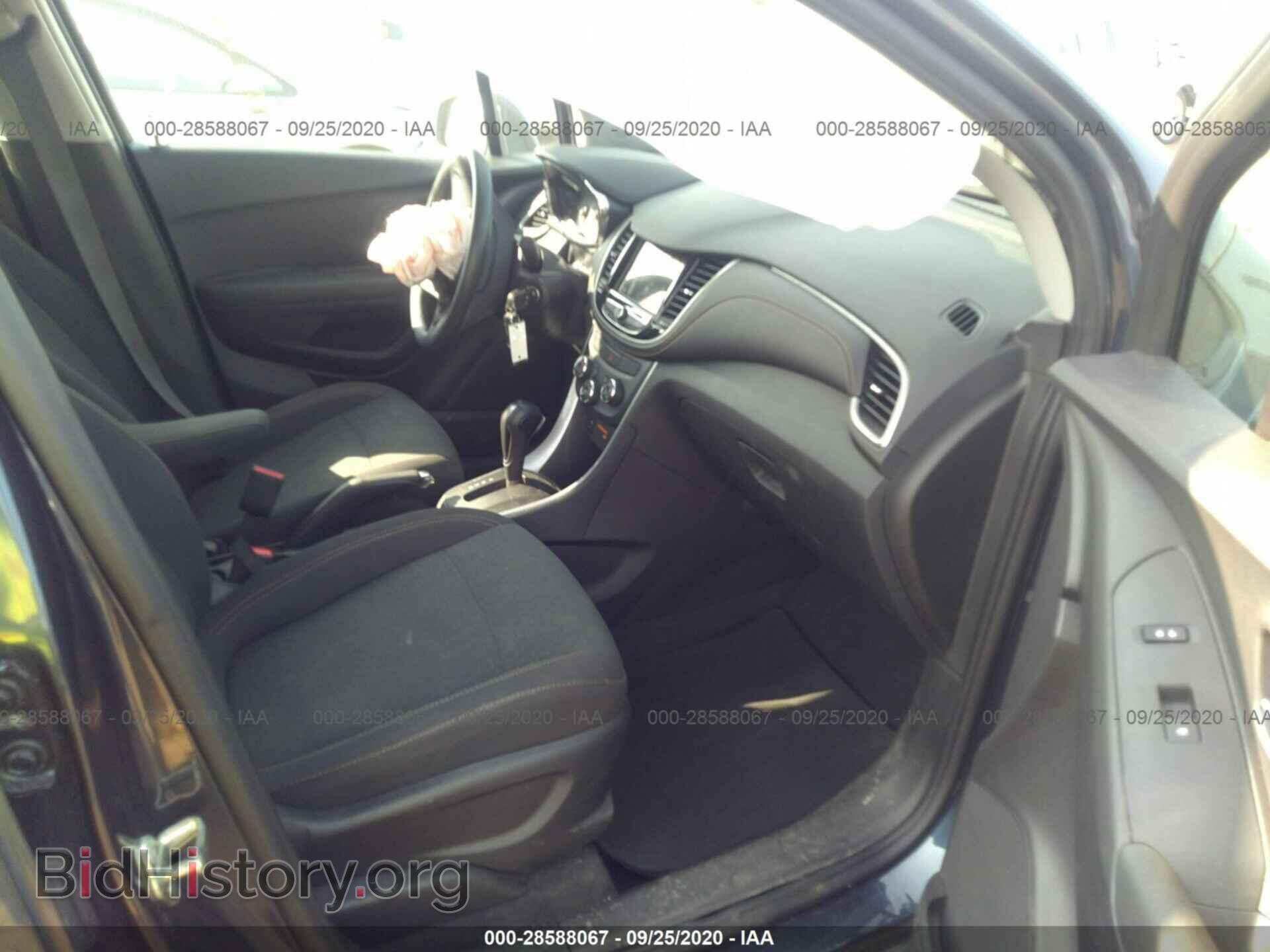 2018 CHEVROLET TRAX - VIN: 3GNCJKSB2JL379101 - Фото 5