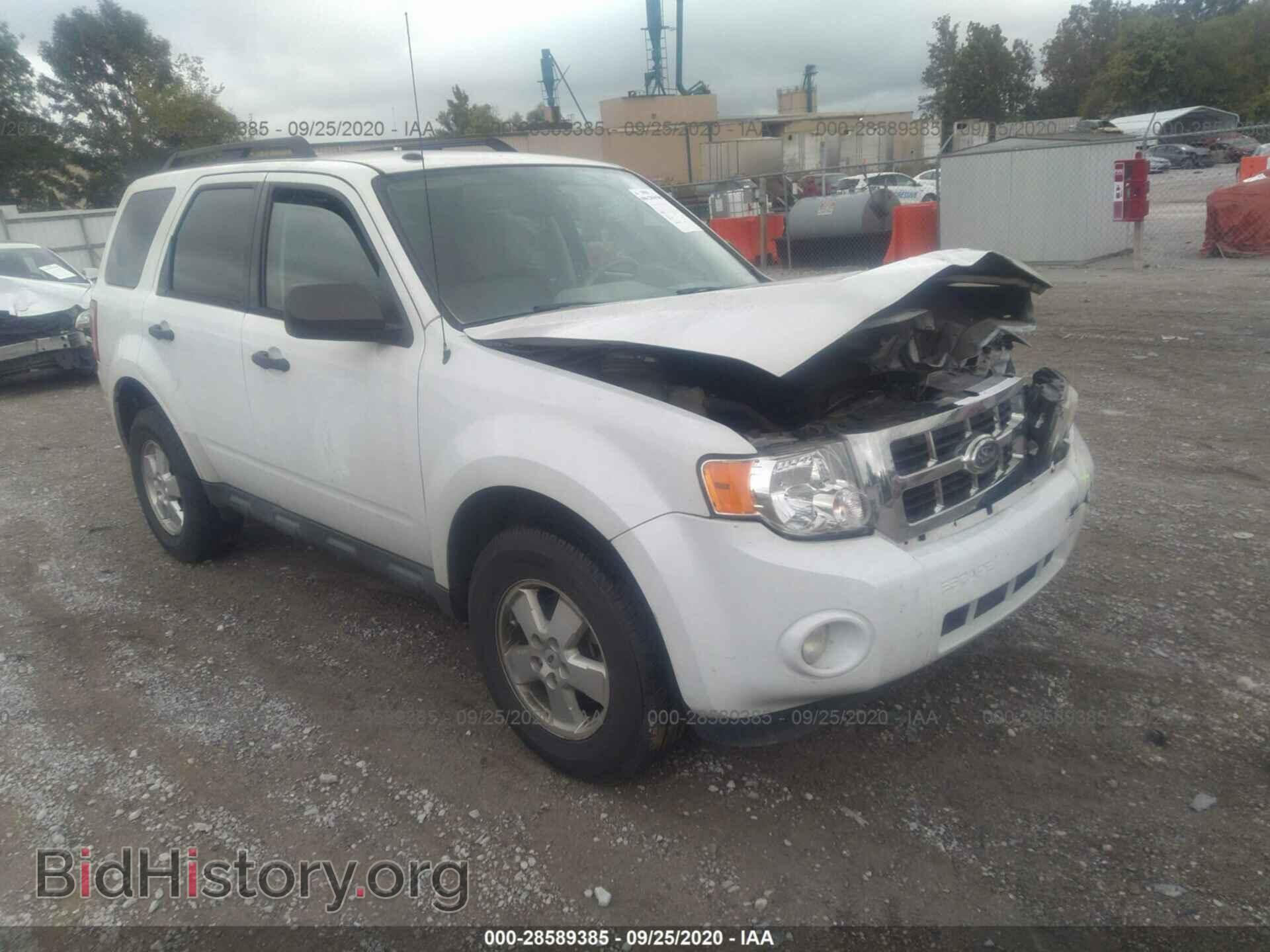 Photo 1FMCU9DG9BKB74052 - FORD ESCAPE 2011