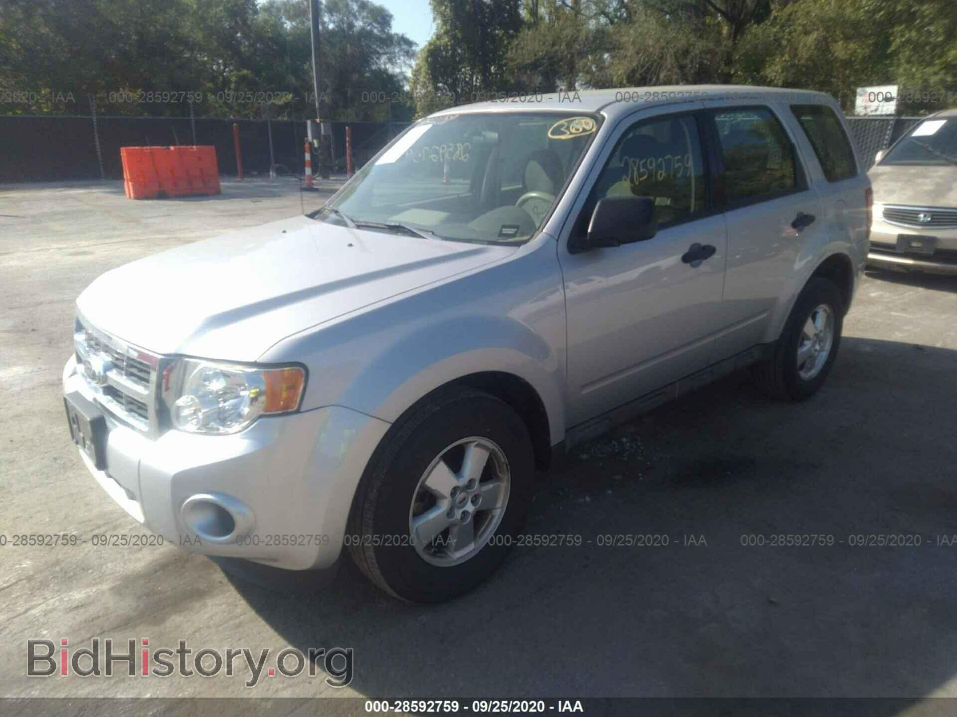 2011 FORD ESCAPE - VIN: 1FMCU0C70BKA75844 - Фото 2