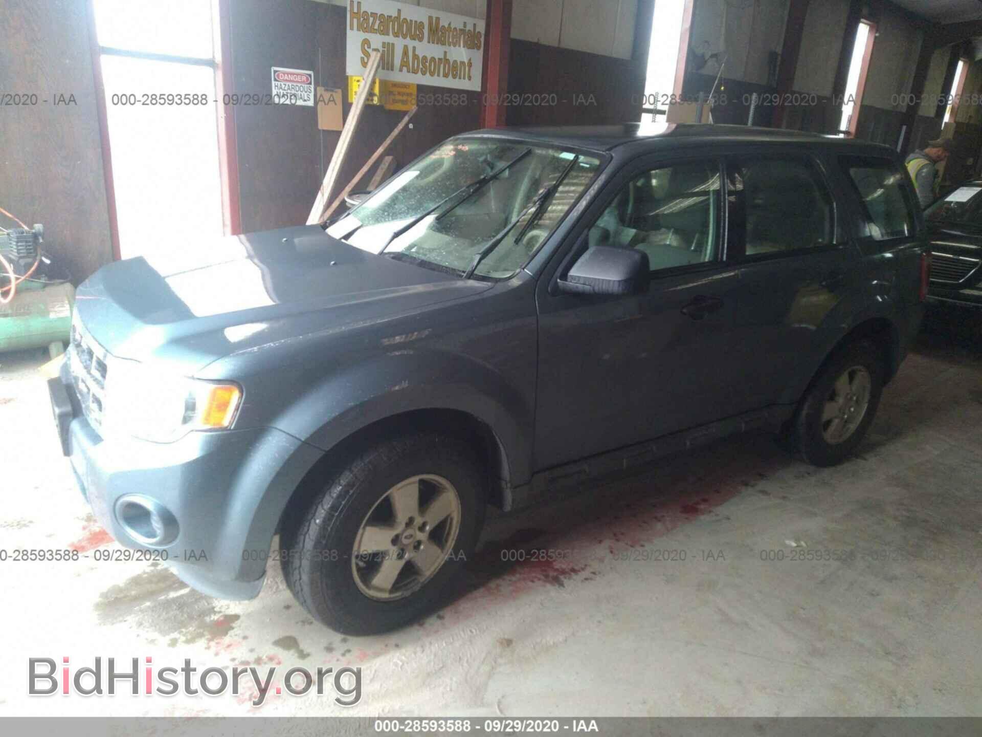 2011 FORD ESCAPE - VIN: 1FMCU0C78BKC47778 - Photo 2