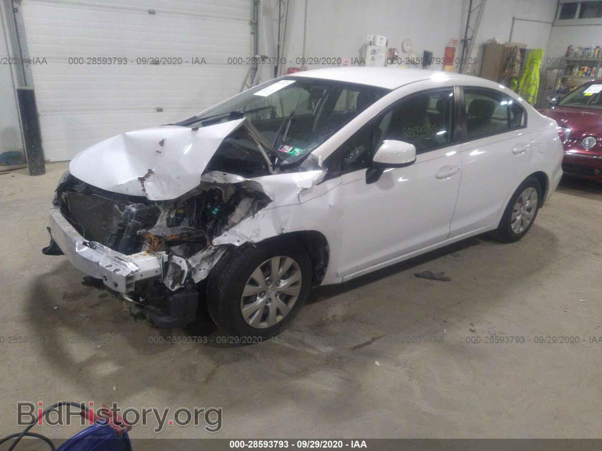 2012 HONDA CIVIC SDN - VIN: 2HGFB2F57CH564197 - Фото 2
